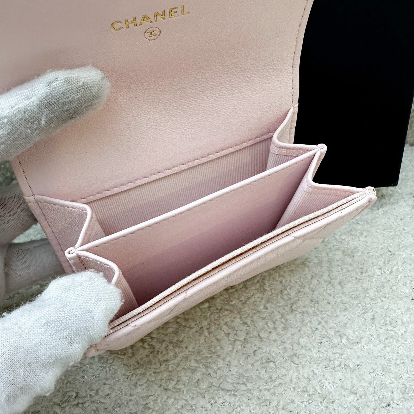 Chanel 19 XL Card Holder in 22P Pink Lambskin GHW