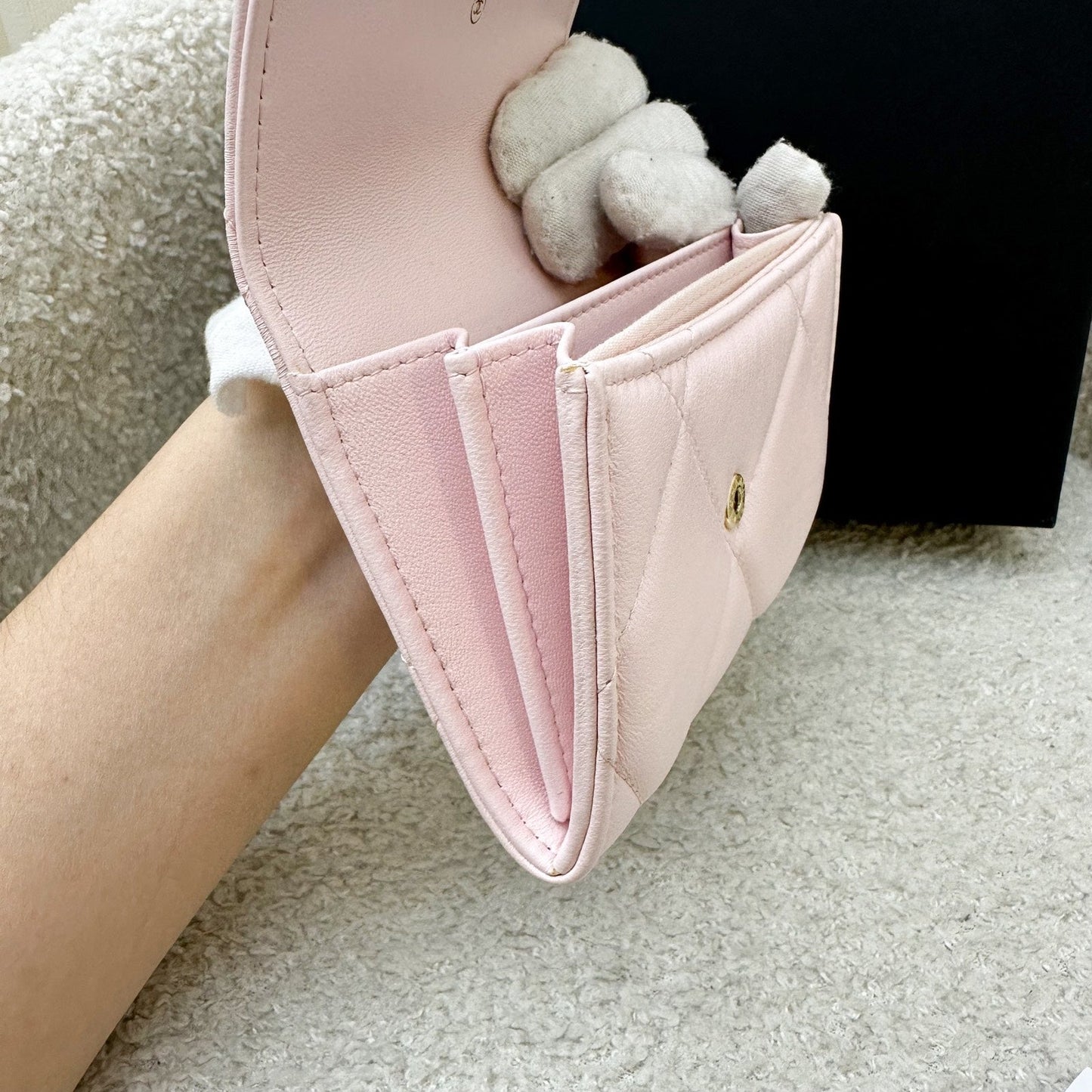 Chanel 19 XL Card Holder in 22P Pink Lambskin GHW