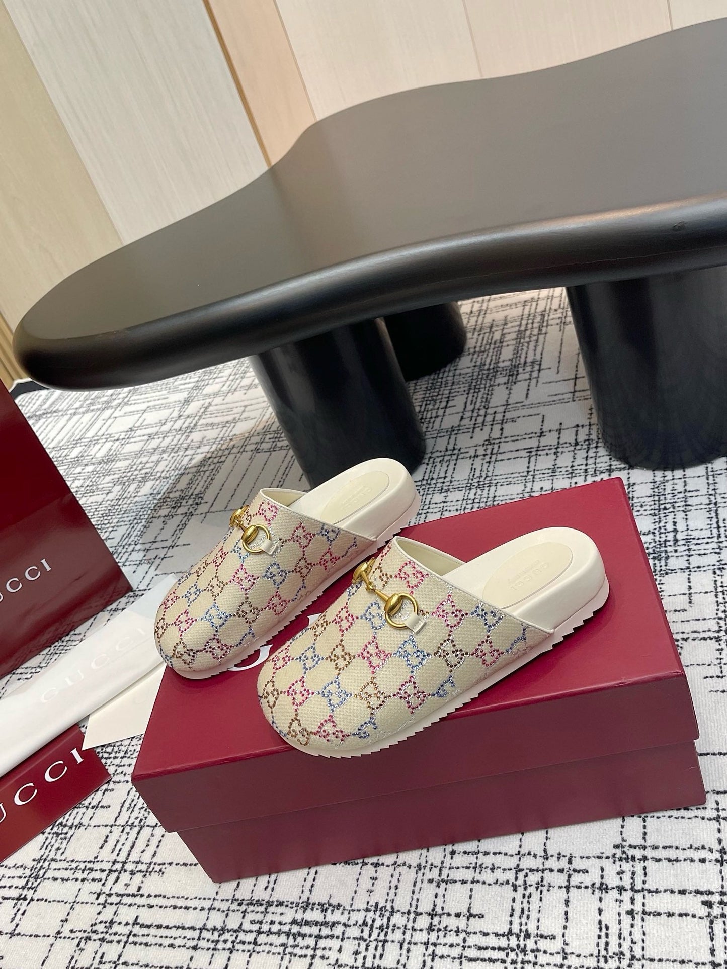 SE1635 Women's GUCCI Slipper with Crystal / Size5-9