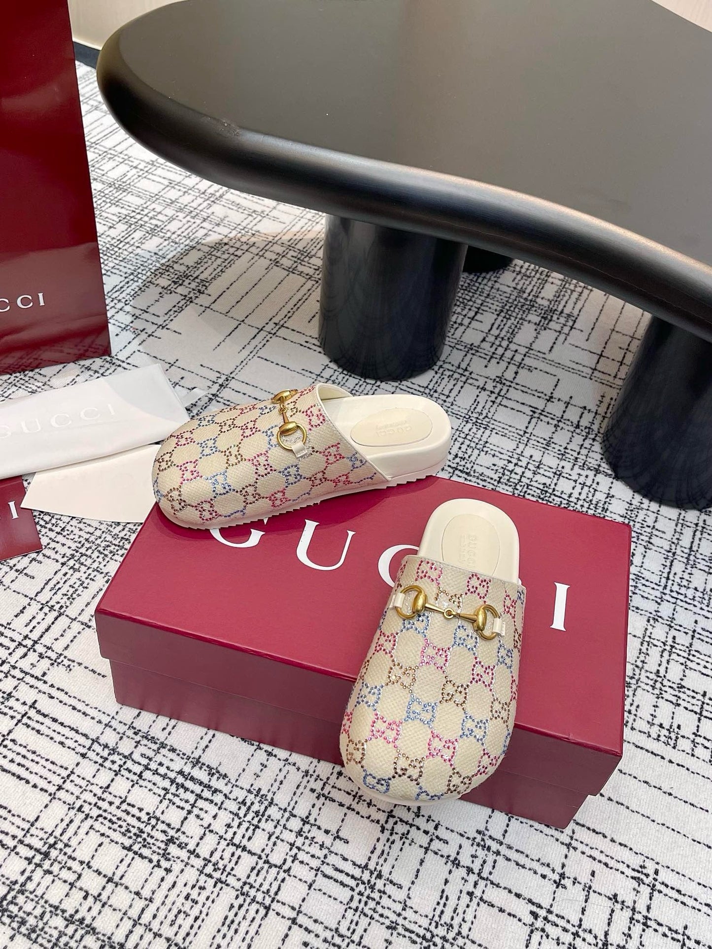 SE1635 Women's GUCCI Slipper with Crystal / Size5-9