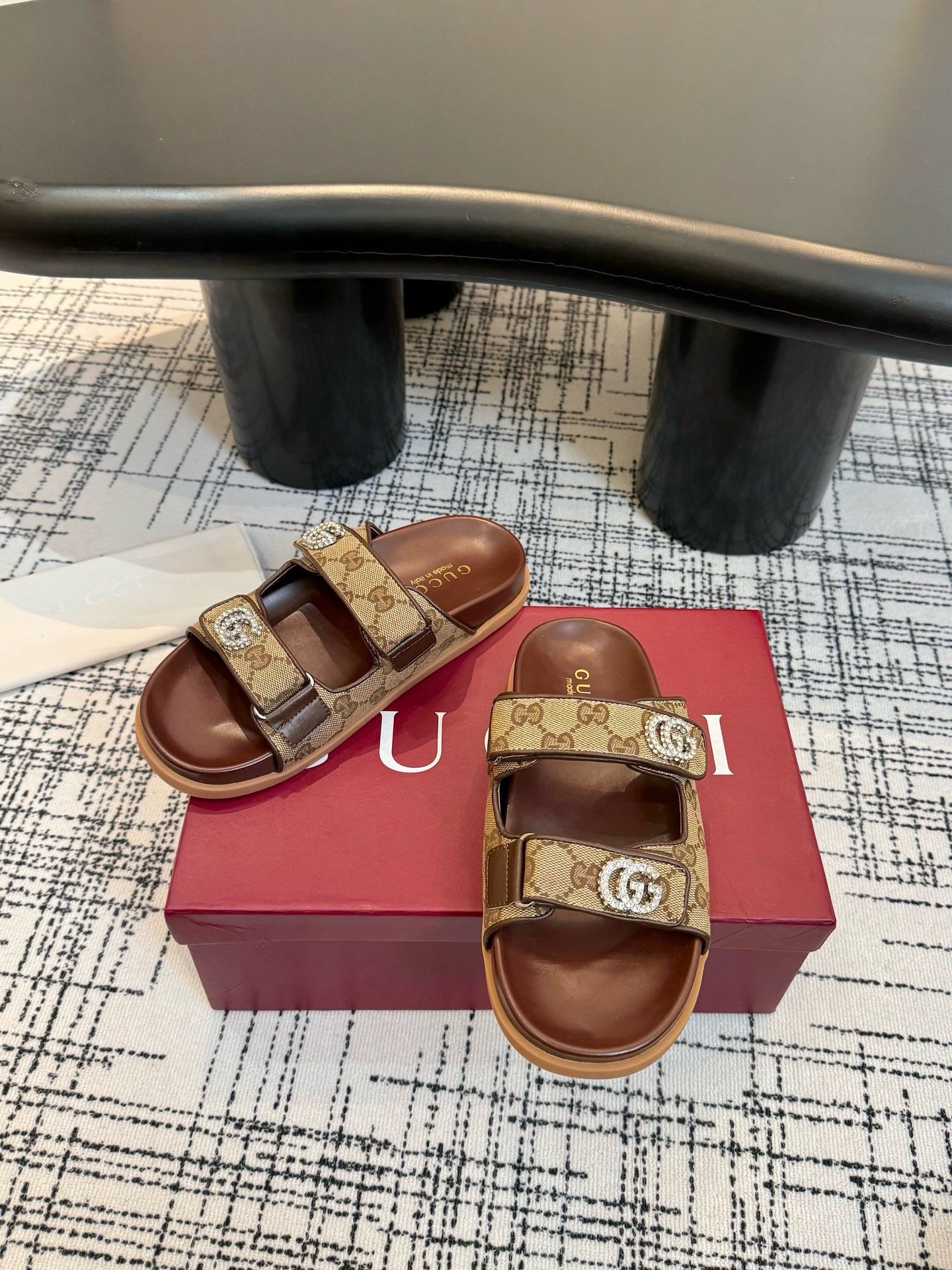SE1633 Gucci Women's Sandal with Crystals / Size5-10