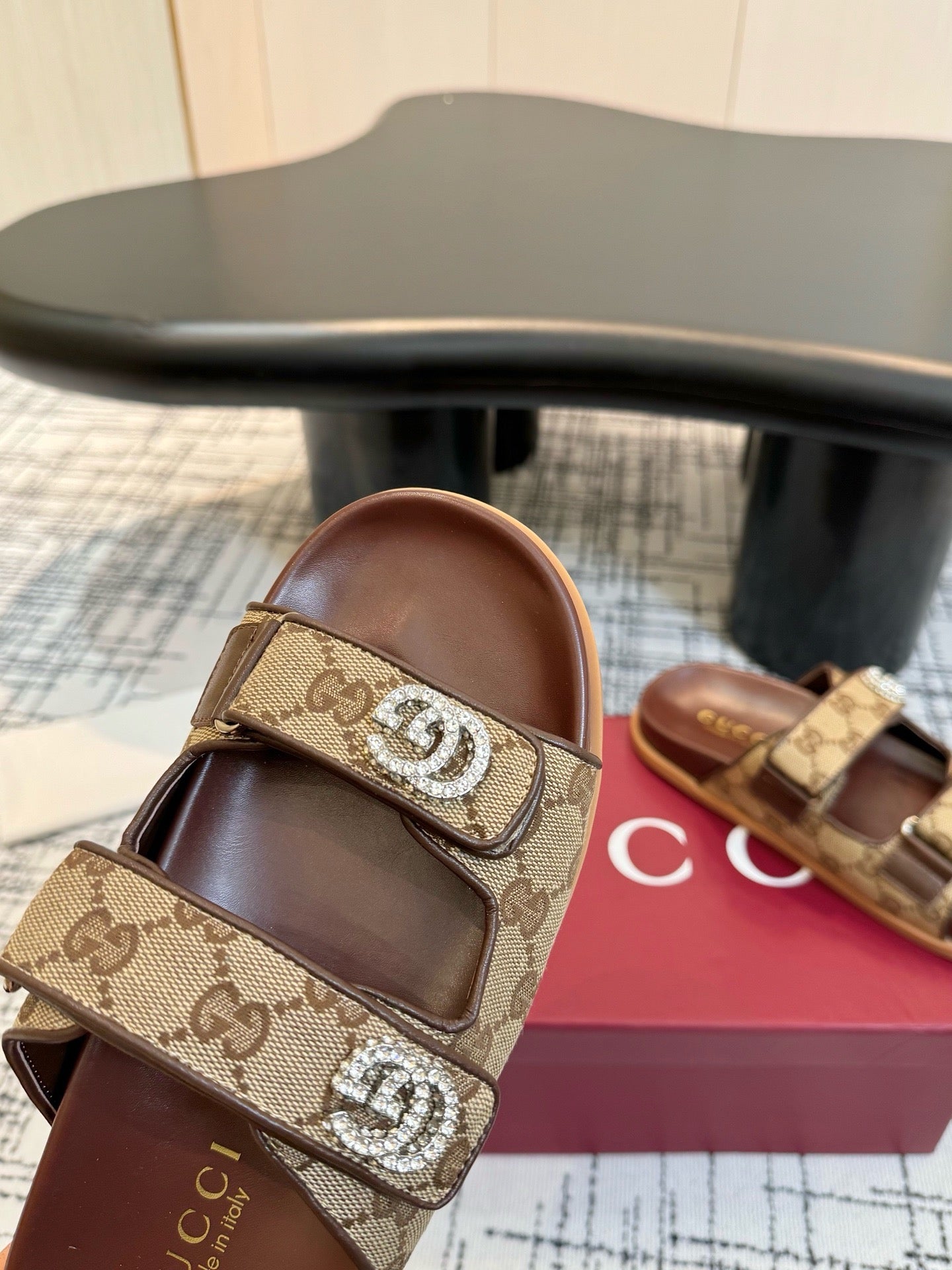 SE1633 Gucci Women's Sandal with Crystals / Size5-10