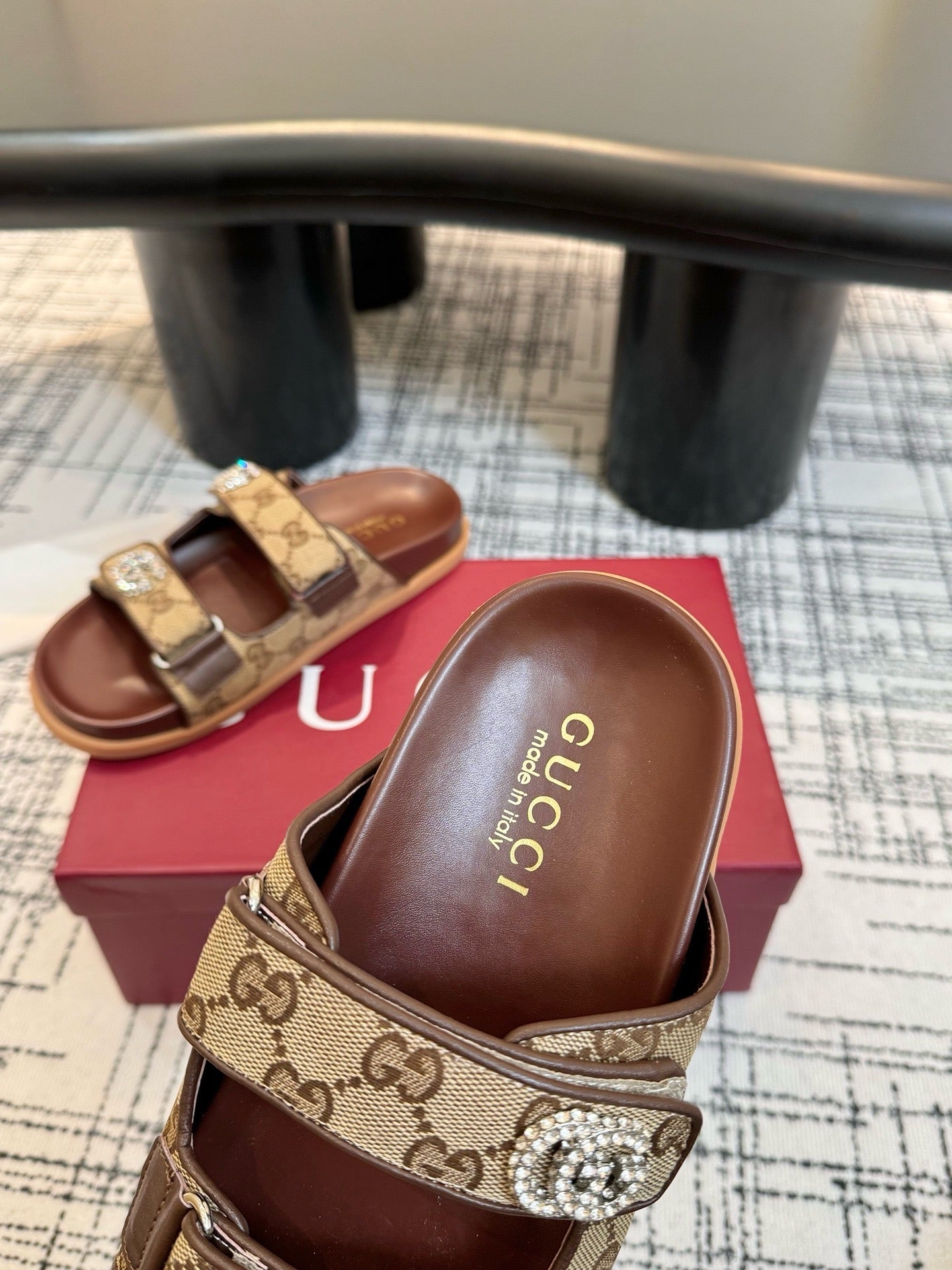 SE1633 Gucci Women's Sandal with Crystals / Size5-10