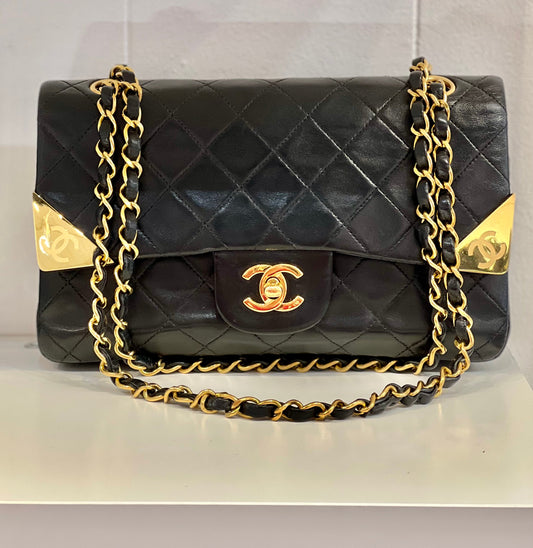 CHANEL Vintage Flap Medium Bag