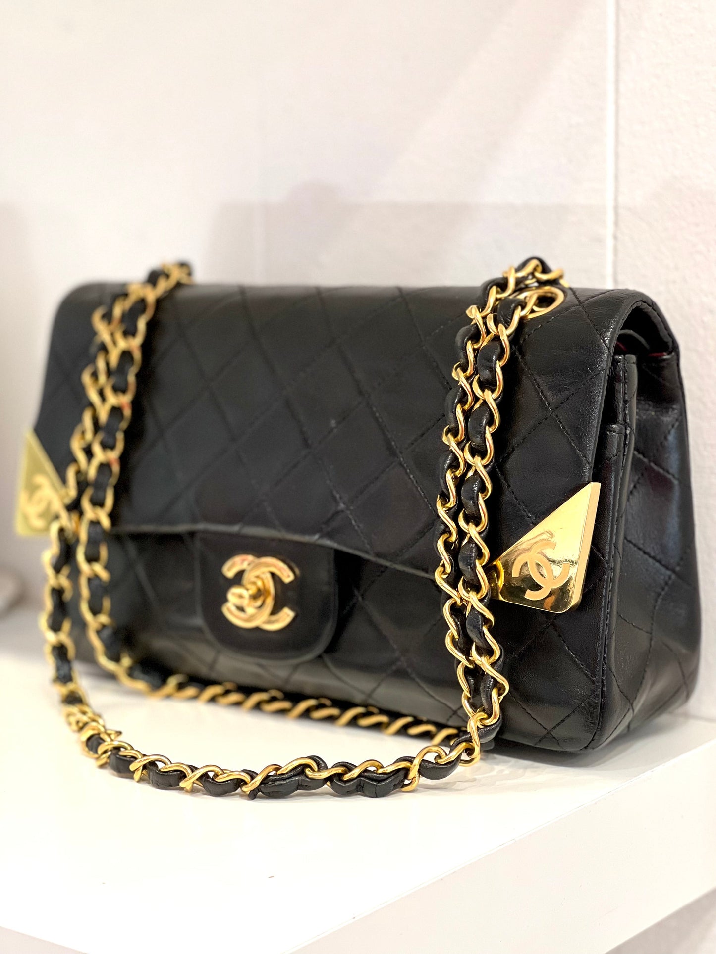 CHANEL Vintage Flap Medium Bag