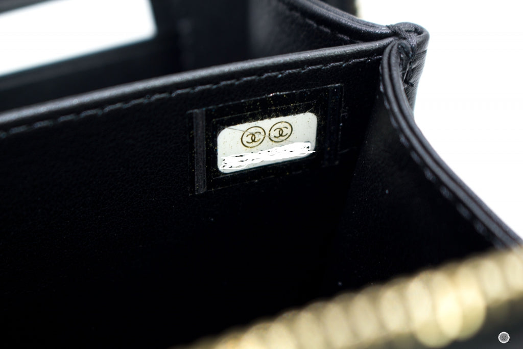 Chanel A84452 Y06542 CC Filigree Vanity Clutch With Chain Black / 94305 Caviar Shoulder Bags Ghw