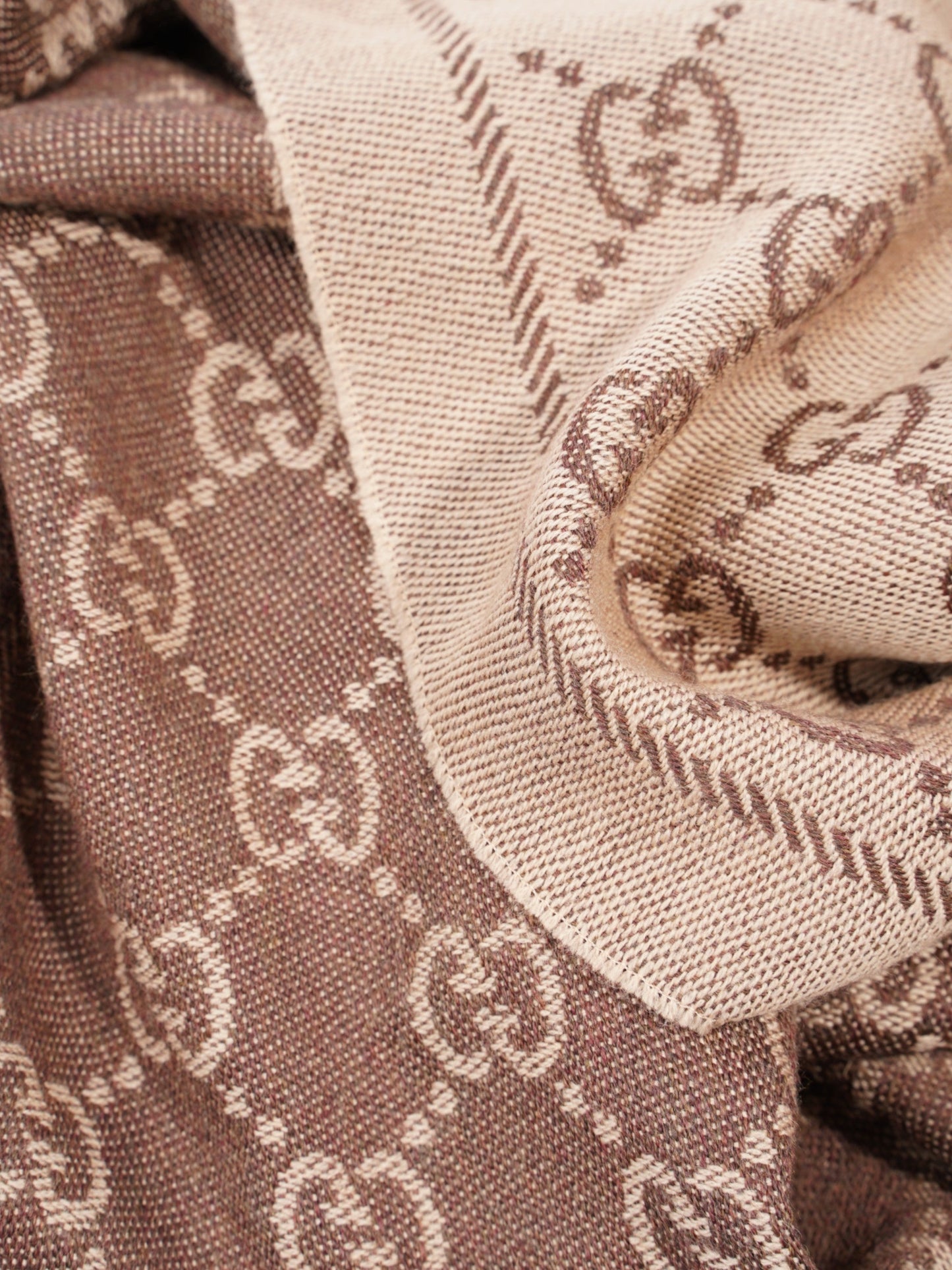 Gucci GG Jacquard Scarf GG Supreme Wool