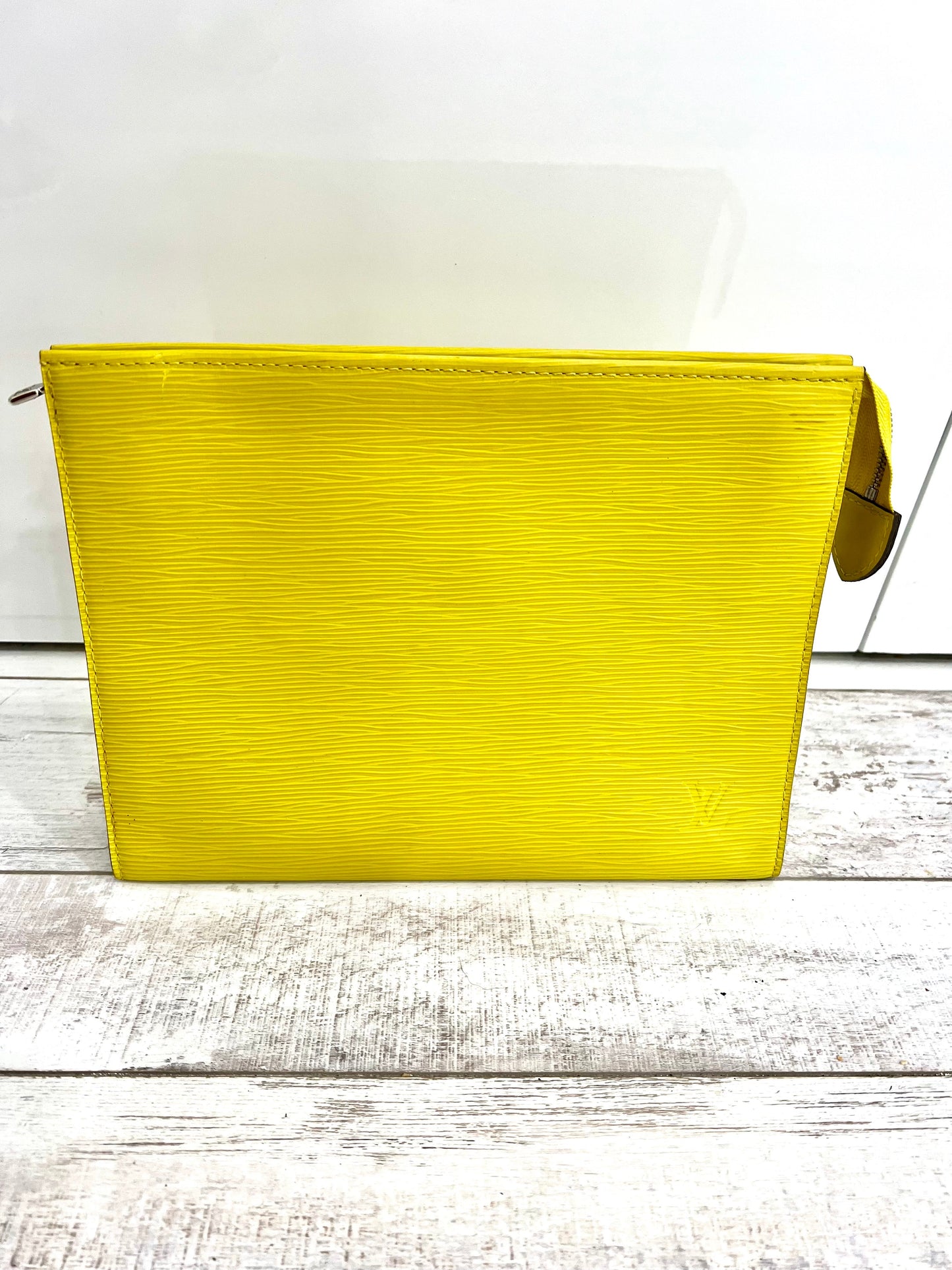 LOUIS VUITTON EPI LEATHER TOILETRY POUCH