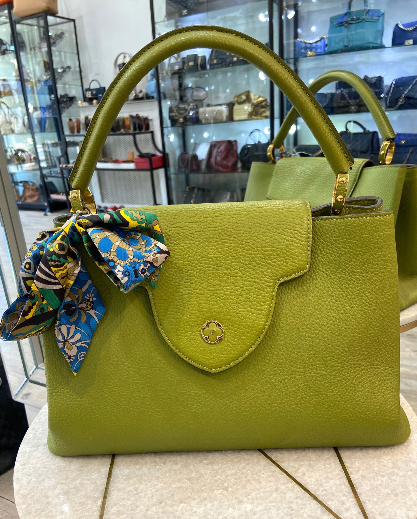 LOUIS VUITTON CAPUCINES MM LEATHER PARNASSÉA HANDBAG