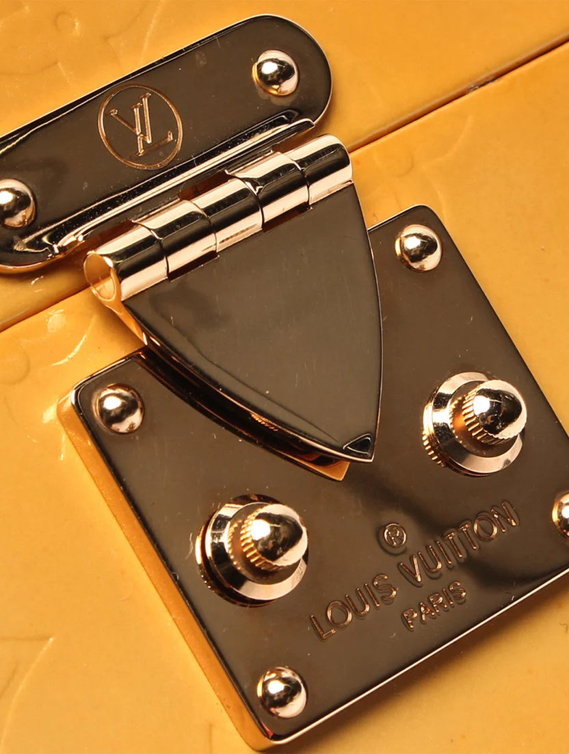 LOUIS VUITTON MONOGRAM VERNIS LEATHER BLEEKER COSMETIC HANDBAG