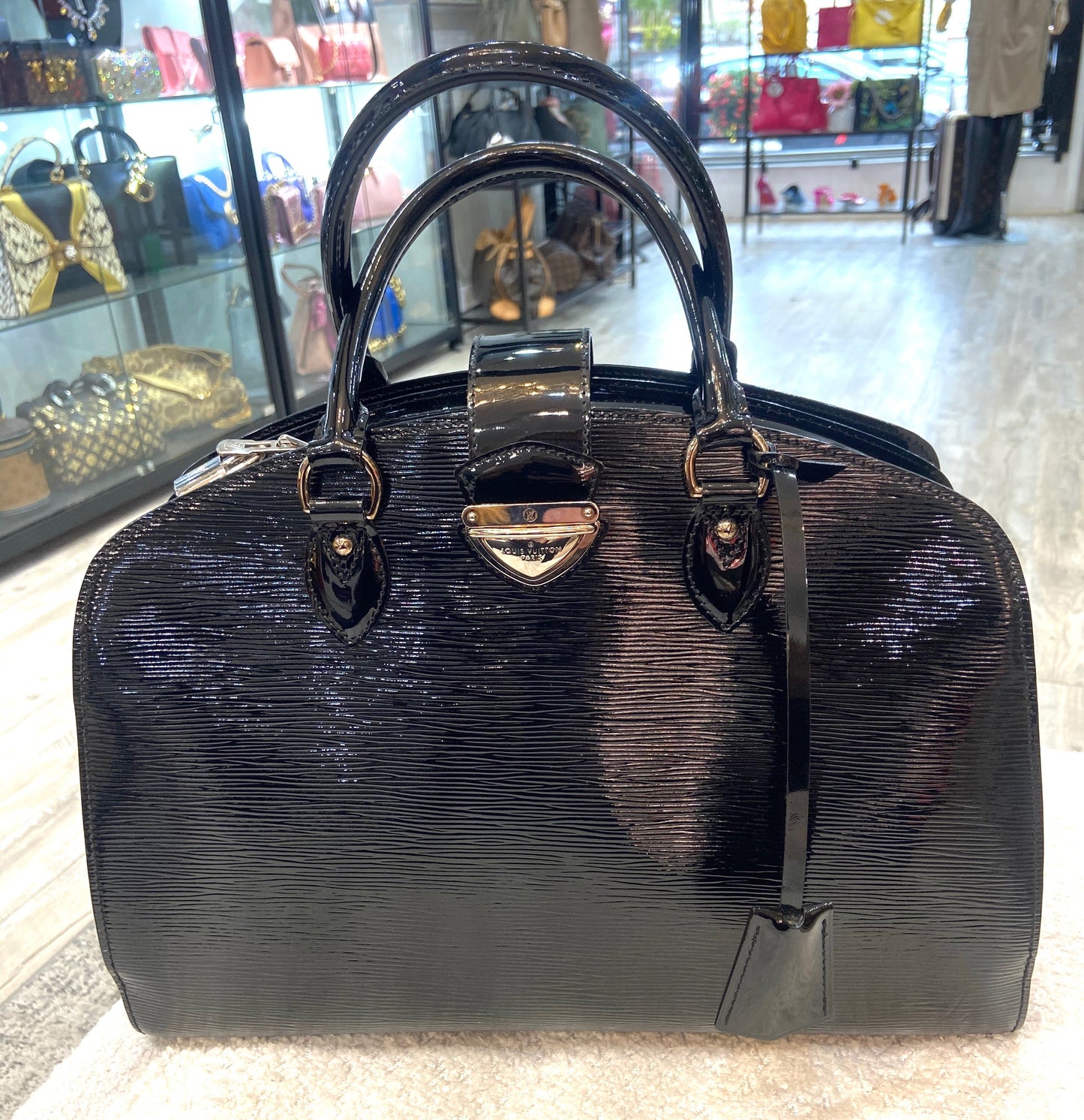 LOUIS VUITTON EPI LEATHER PONT NEUF GM BAG