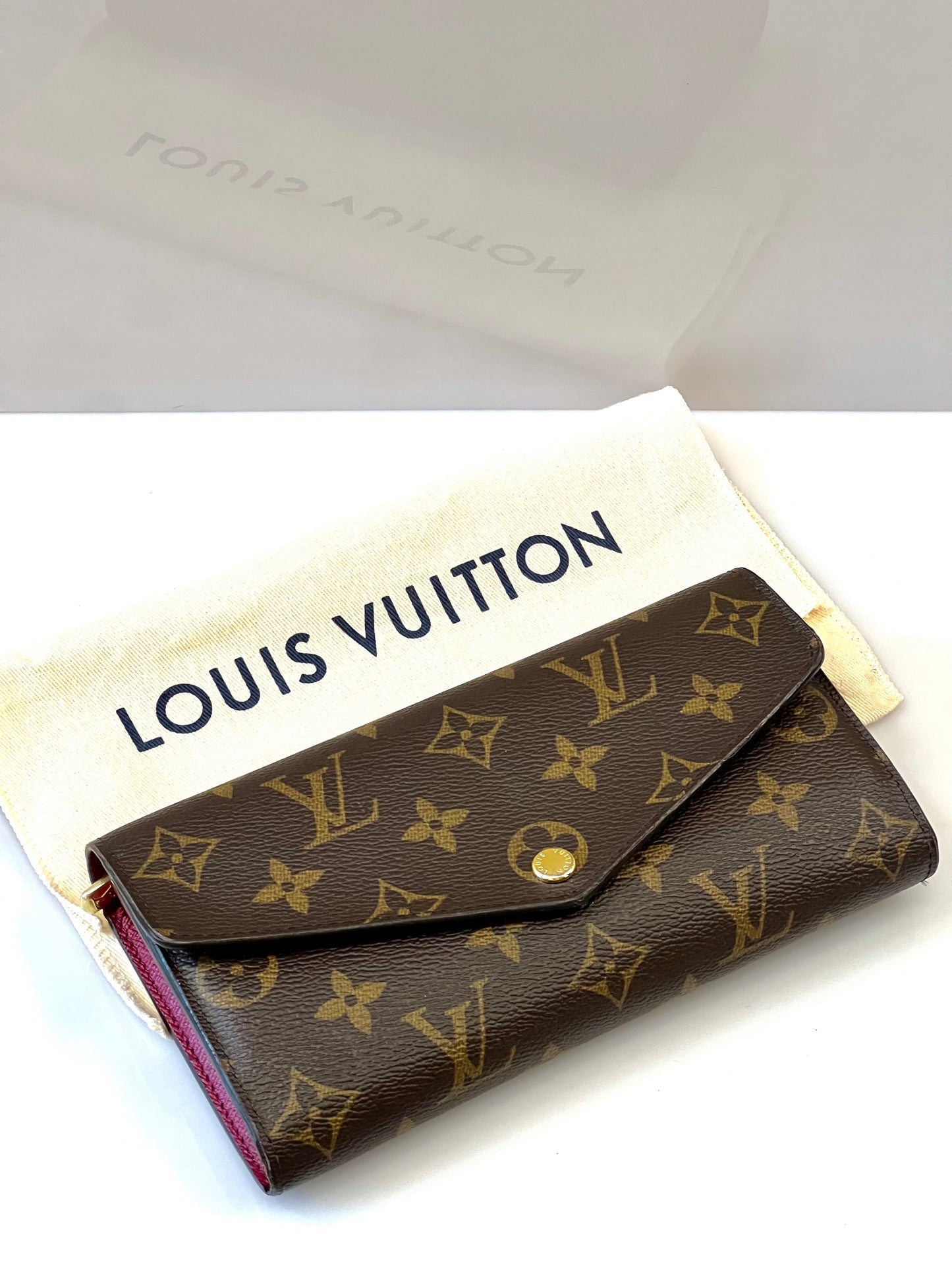 LOUIS VUITTON MONOGRAM SARAH WALLET FUCHSIA