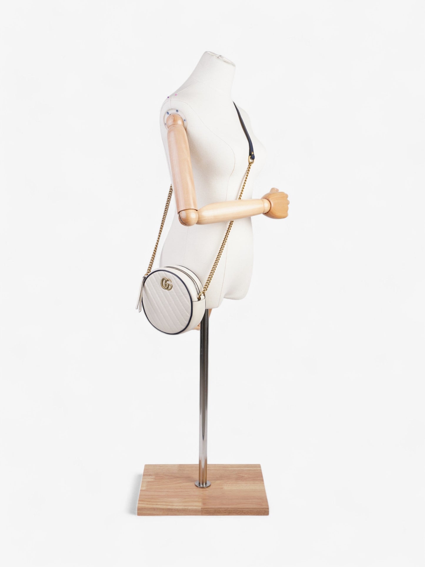 Gucci GG Marmont Round White / Navy Blue Matelasse Leather