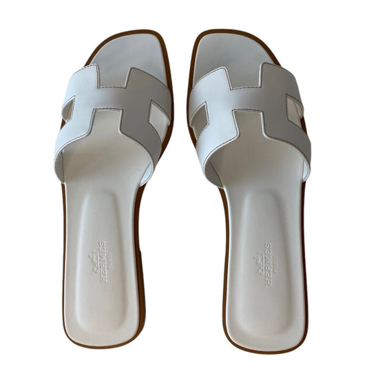 Hermés Oran Veau Box Sandals Blanc
