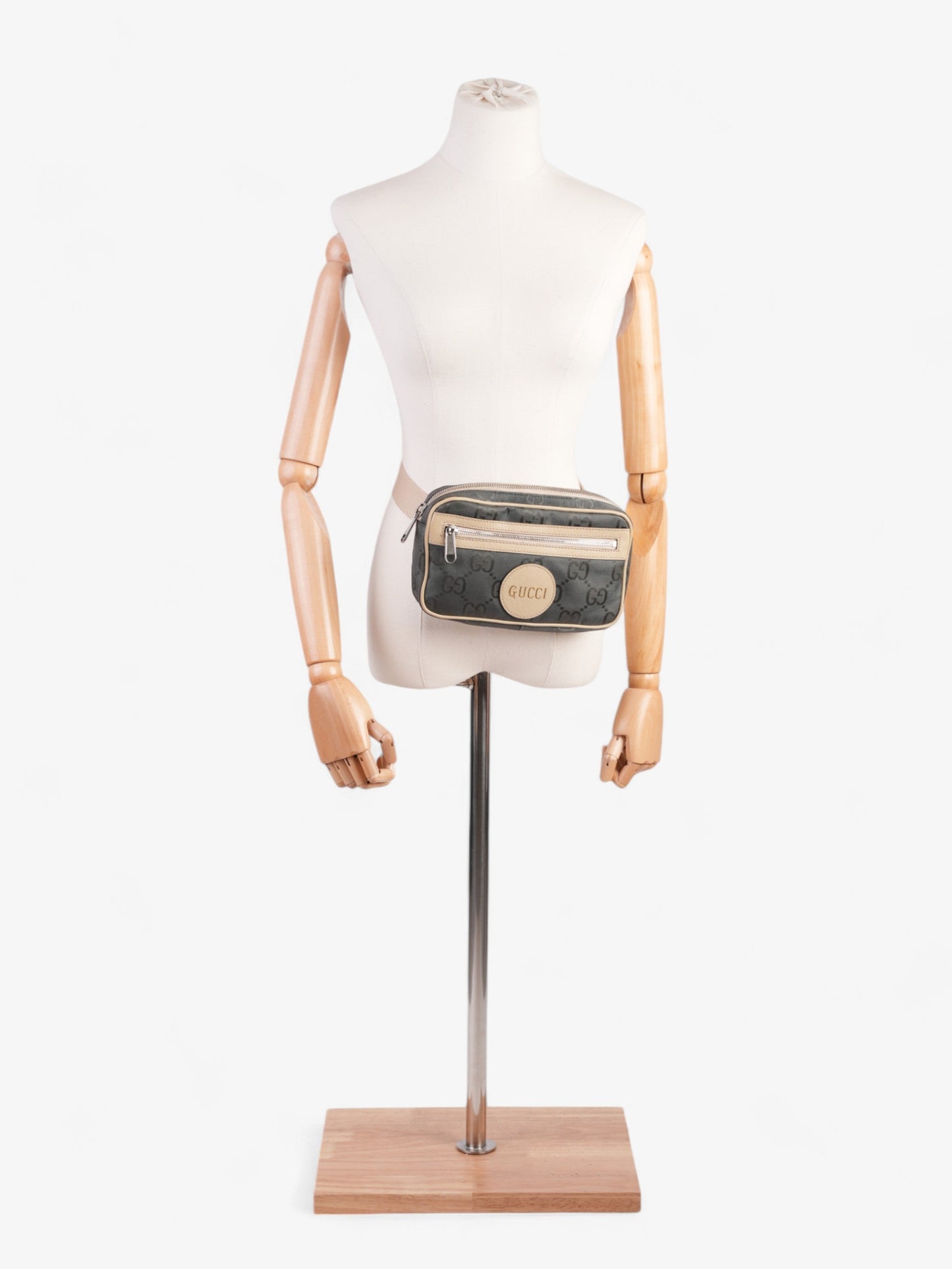 Gucci GG Off The Grid Belt Bag GG Supreme / Grey Nylon