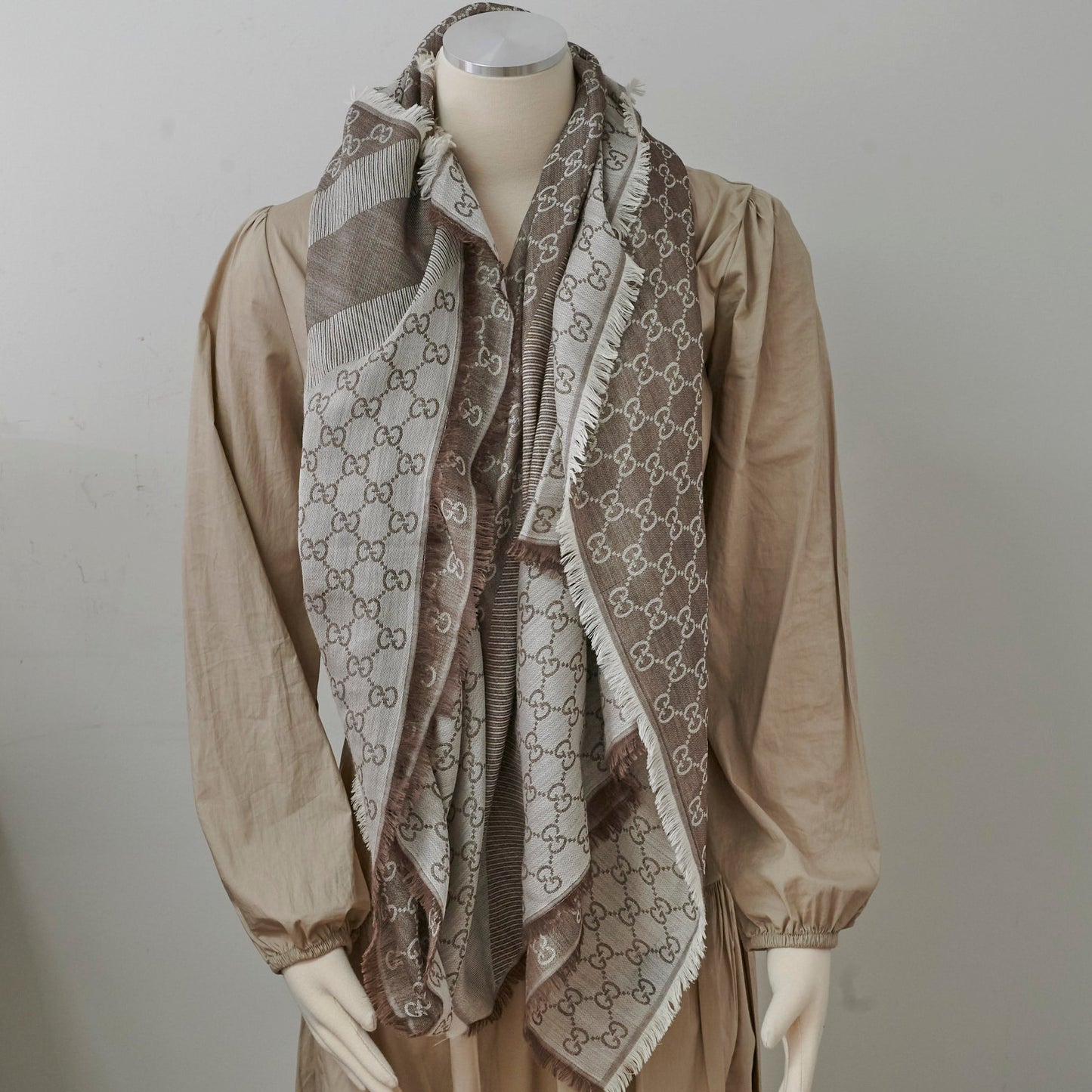 Gucci GG Supreme Scarf Beige