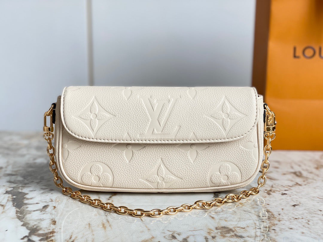 Wallet on Chain Ivy Leather Crossbody Bag for Women