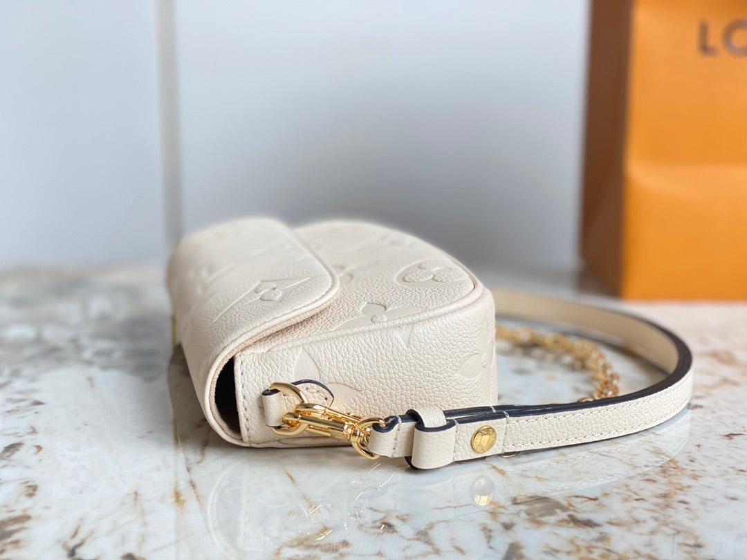 Wallet on Chain Ivy Leather Crossbody Bag for Women