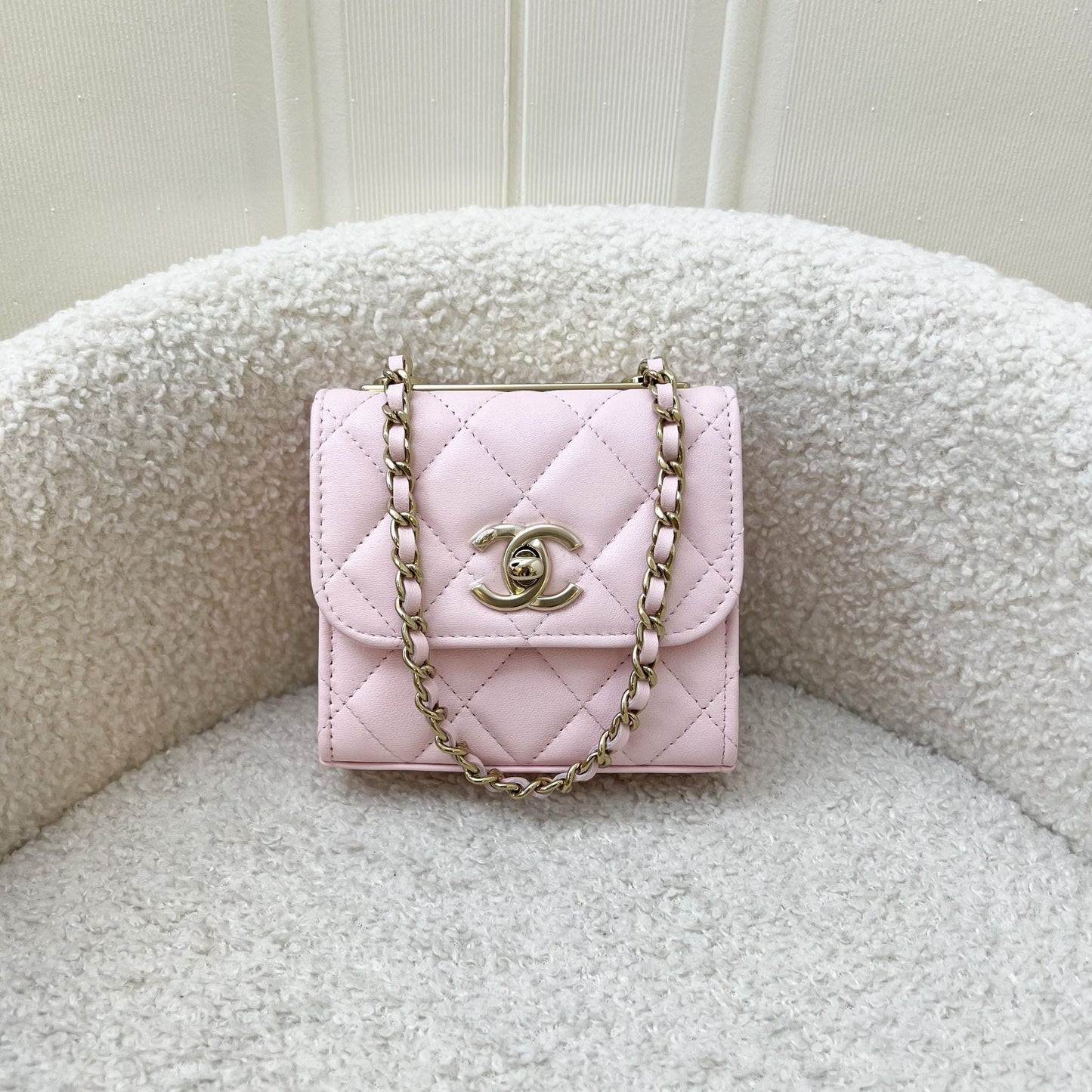 Chanel Trendy CC Micro Bag / Clutch on Chain in 22P Light Pink Lambskin and LGHW (Model: A81633)