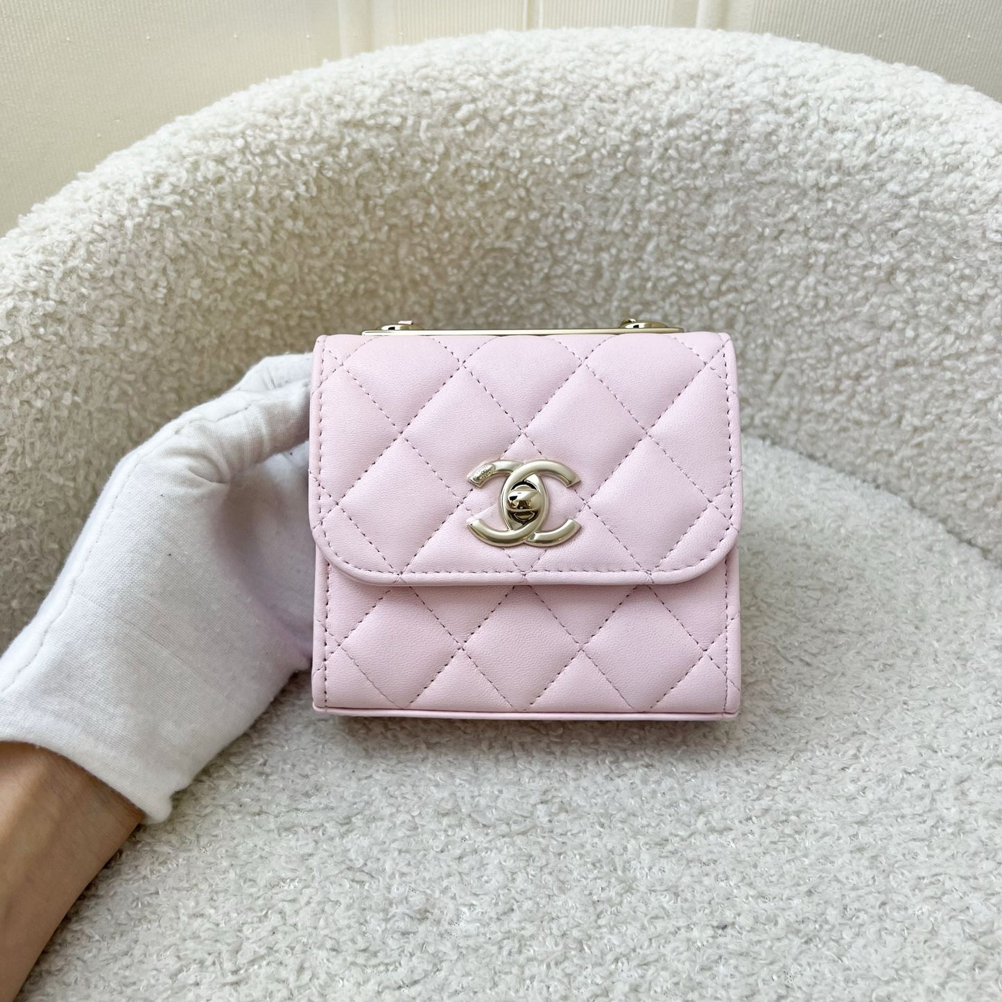 Chanel Trendy CC Micro Bag / Clutch on Chain in 22P Light Pink Lambskin and LGHW (Model: A81633)