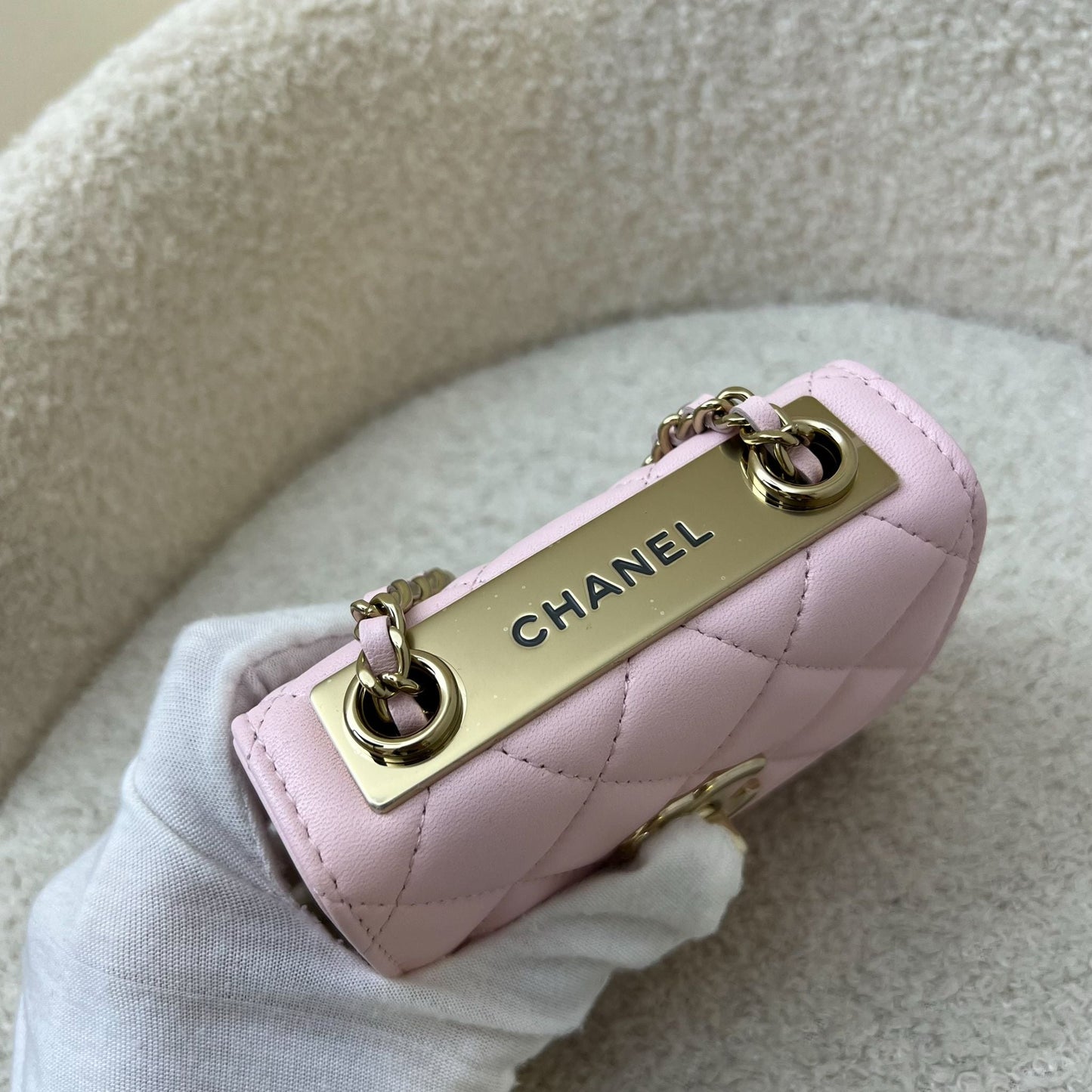 Chanel Trendy CC Micro Bag / Clutch on Chain in 22P Light Pink Lambskin and LGHW (Model: A81633)