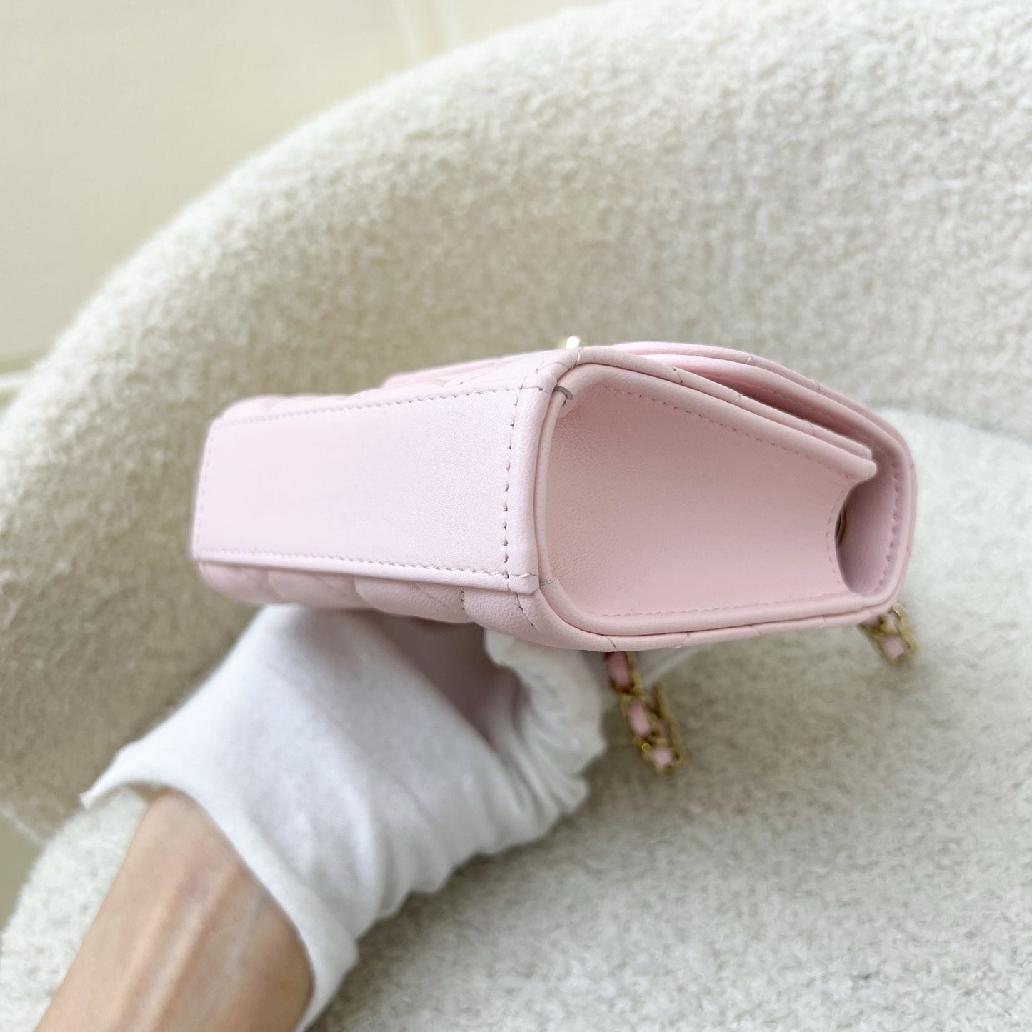 Chanel Trendy CC Micro Bag / Clutch on Chain in 22P Light Pink Lambskin and LGHW (Model: A81633)