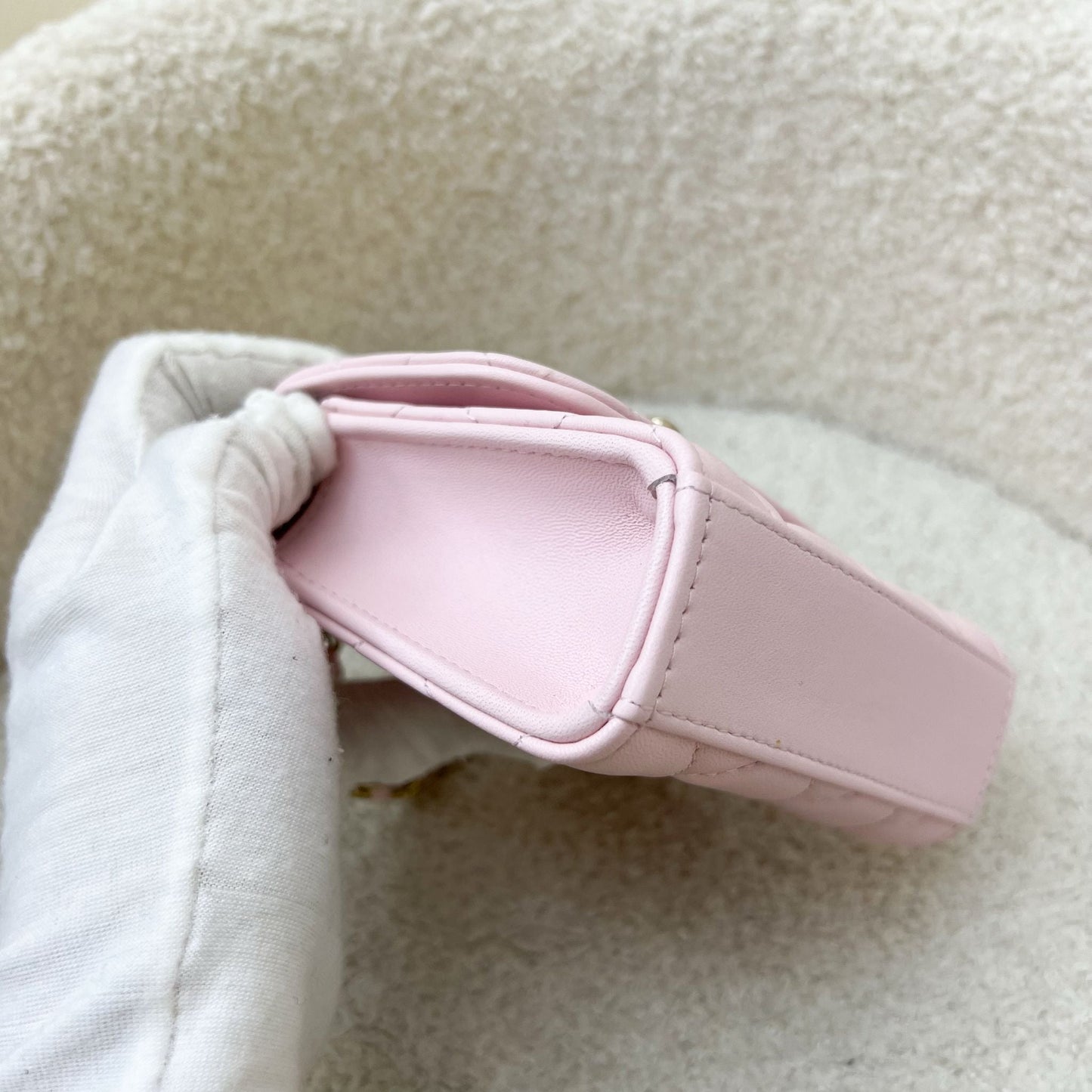 Chanel Trendy CC Micro Bag / Clutch on Chain in 22P Light Pink Lambskin and LGHW (Model: A81633)