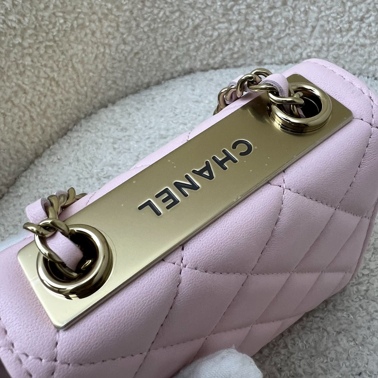 Chanel Trendy CC Micro Bag / Clutch on Chain in 22P Light Pink Lambskin and LGHW (Model: A81633)