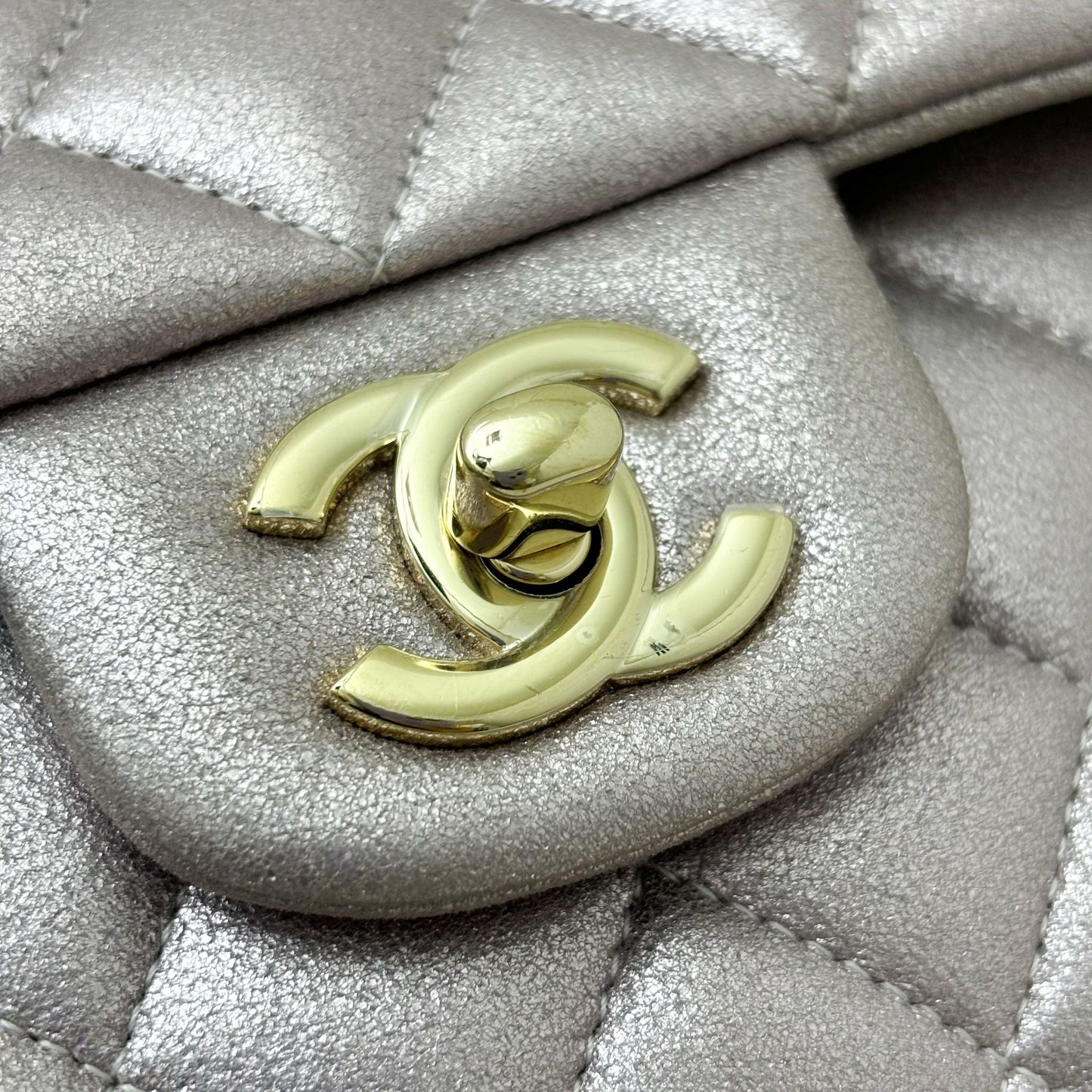 Chanel Medium Classic Flap CF in Metallic Pink Leather and LGHW