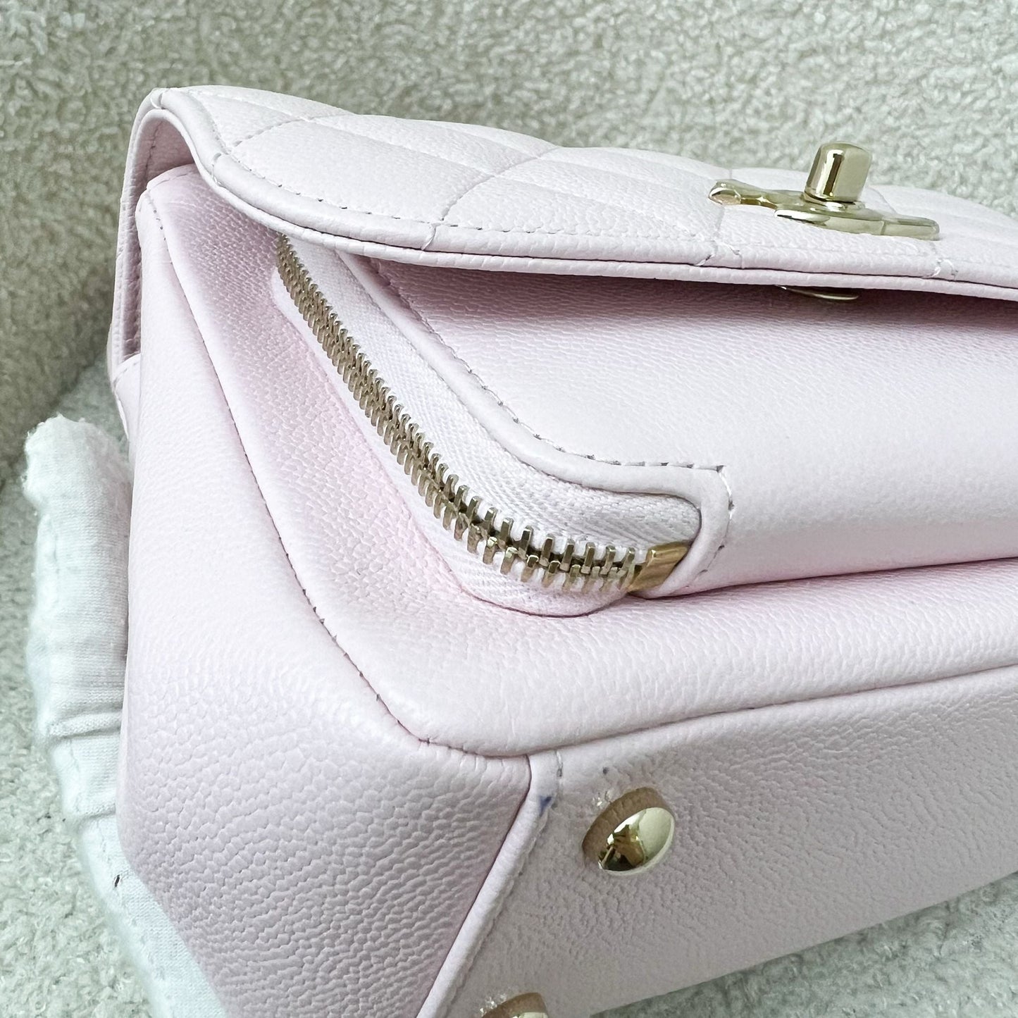 Chanel Small Business Affinity Flap in 22P Light Pink Caviar and LGHW