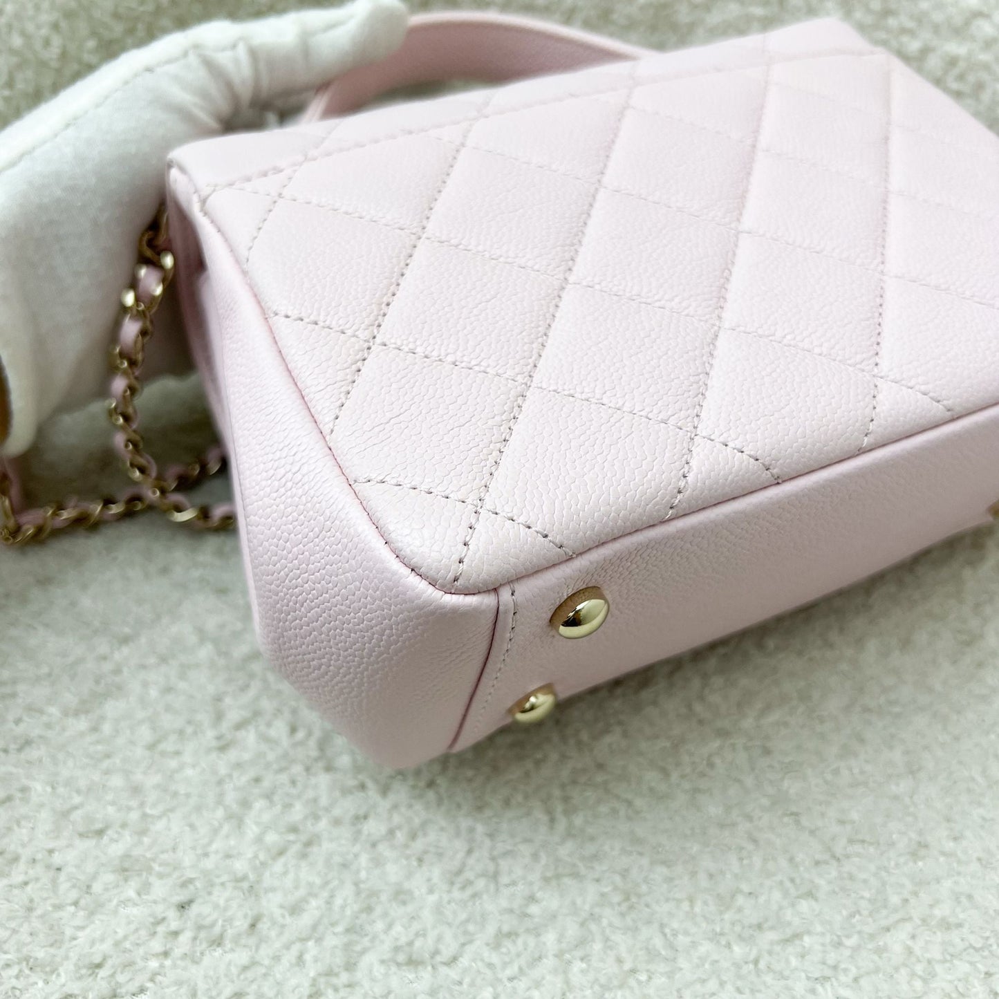 Chanel Small Business Affinity Flap in 22P Light Pink Caviar and LGHW