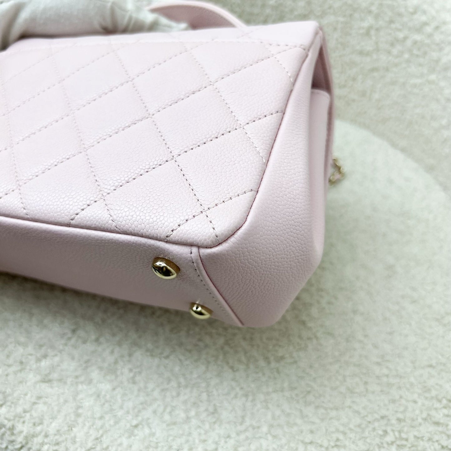 Chanel Small Business Affinity Flap in 22P Light Pink Caviar and LGHW