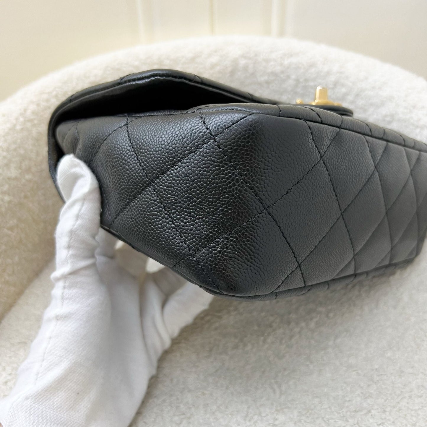 Chanel 24P Heart Adjustable Chain Small / Medium 24cm Flap Bag in Black Caviar AGHW (Model: AS3921)