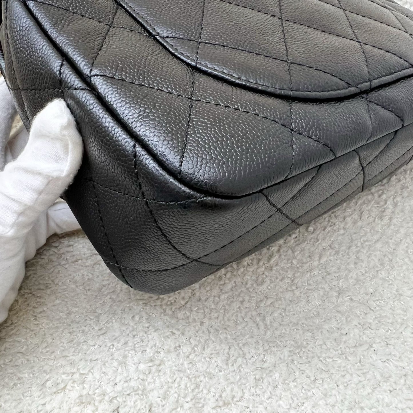 Chanel 24P Heart Adjustable Chain Small / Medium 24cm Flap Bag in Black Caviar AGHW (Model: AS3921)