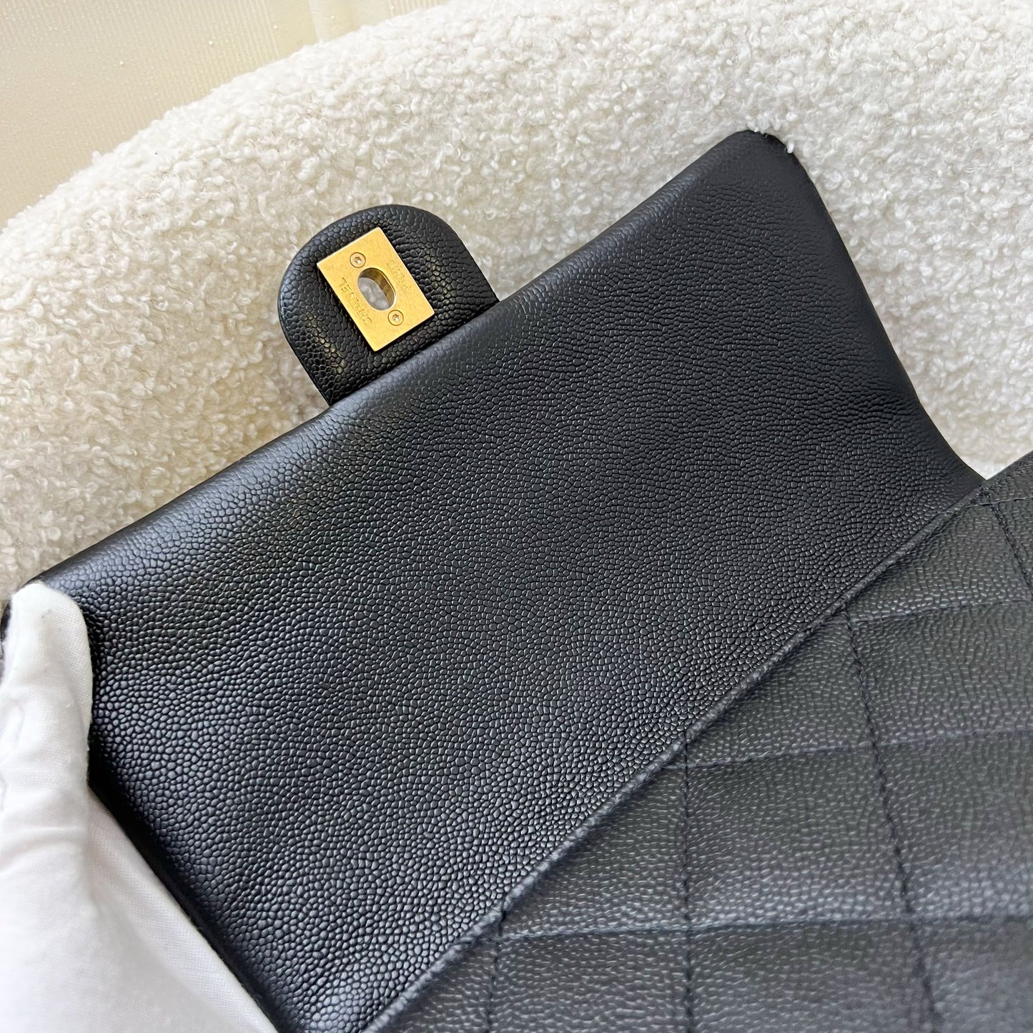 Chanel 24P Heart Adjustable Chain Small / Medium 24cm Flap Bag in Black Caviar AGHW (Model: AS3921)