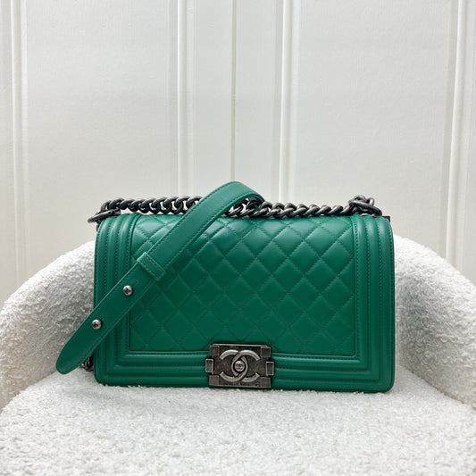 Chanel Medium 25cm Boy Flap in Green Lambskin and RHW