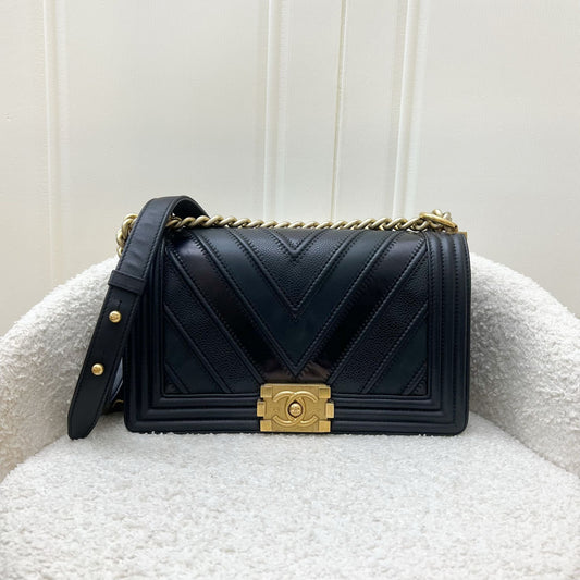 Chanel Medium 25cm Boy Flap in Chevron Quilted Black Leather / Caviar and AGHW