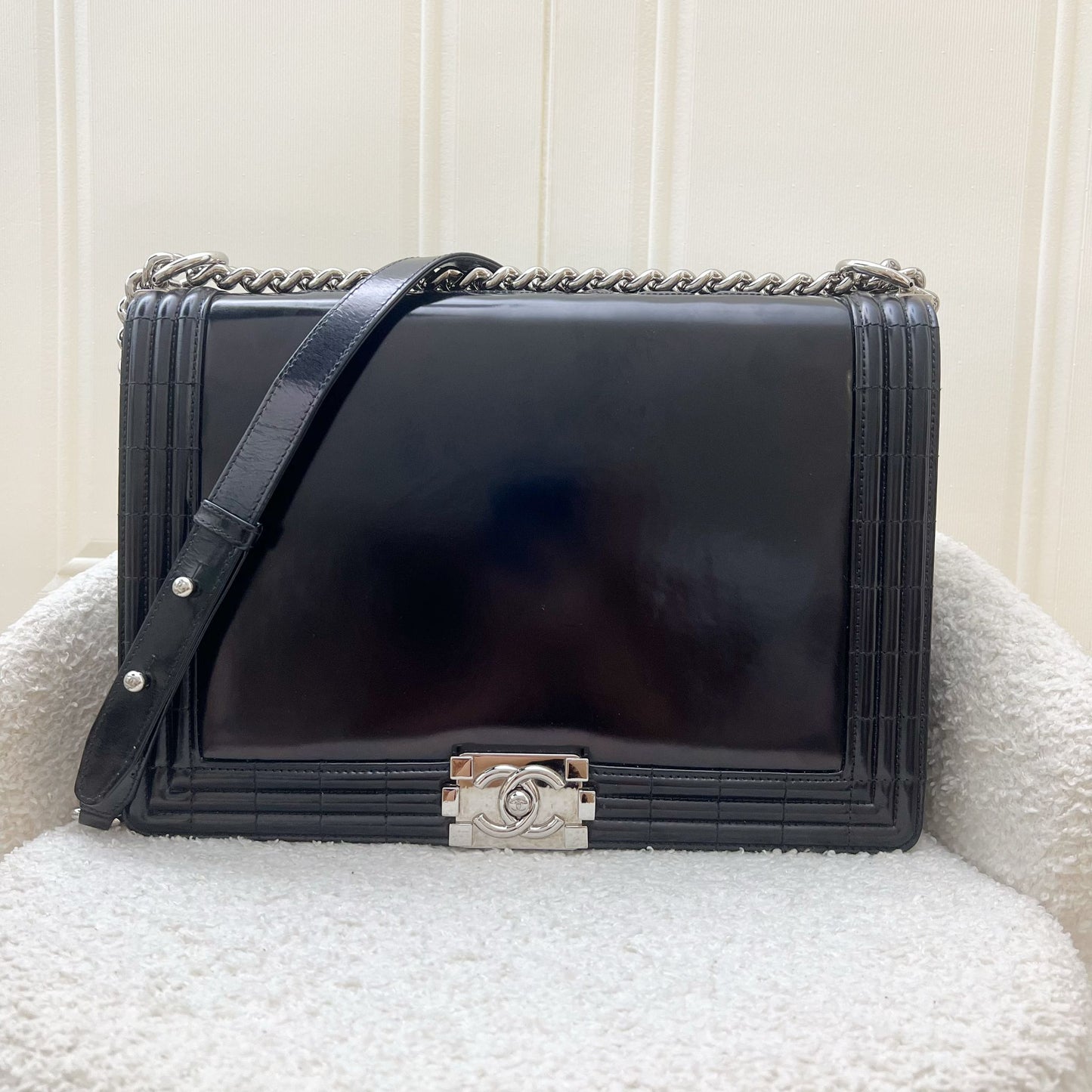 Chanel Medium 25cm Boy Flap in Black Shiny Calfskin and SHW