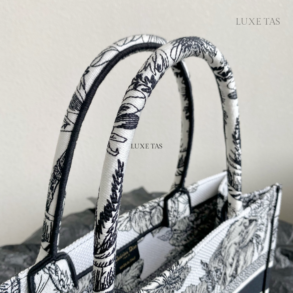 White and Black Toile de Jouy Voyage Embroidery Medium D Book Tote Tote Bag for Women