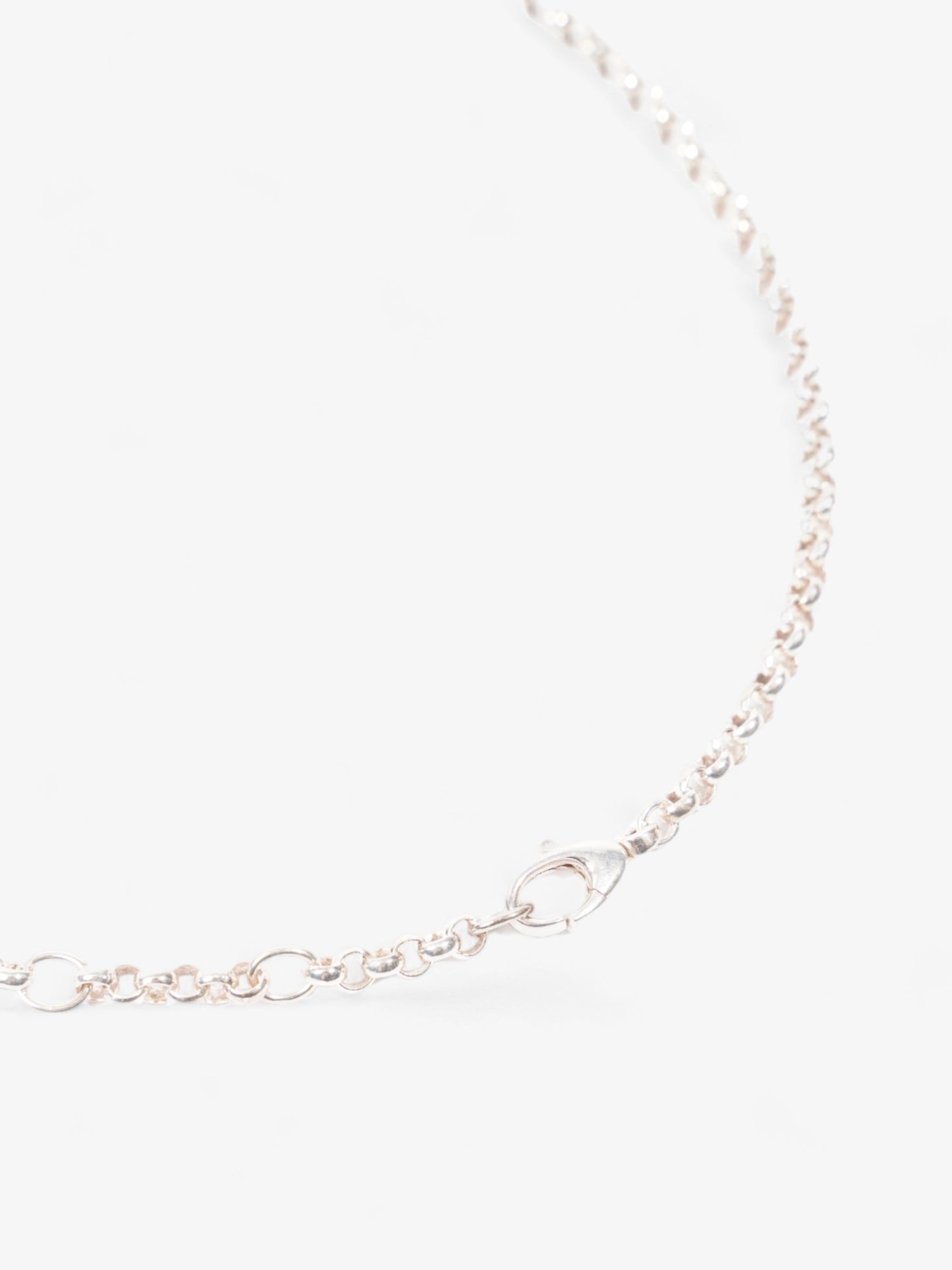 Gucci Logo Circle Necklace Silver Silver Sterling