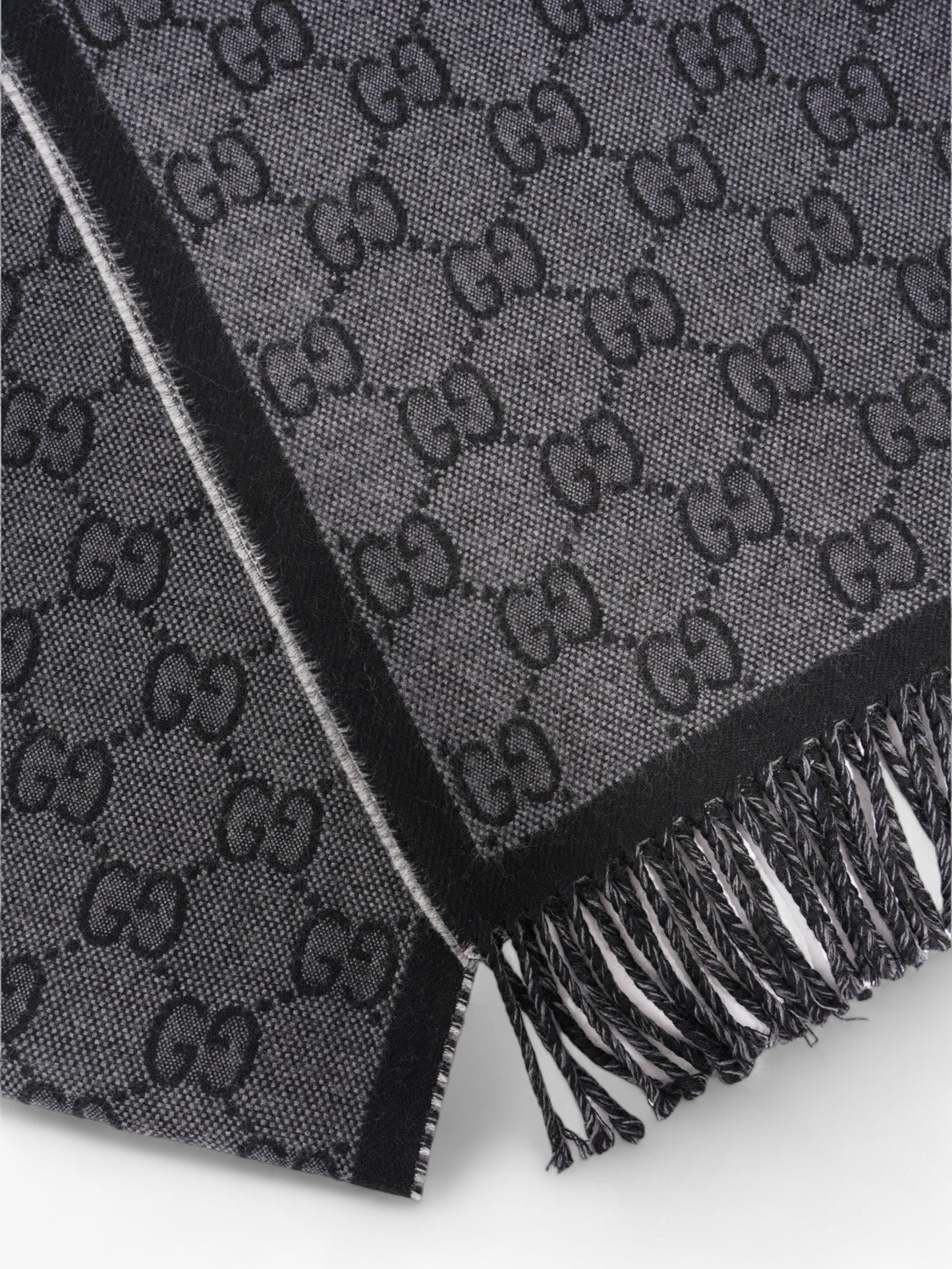 Gucci GG Jacquard Pattern Scarf with Tassels GG Supreme / Black / Grey Wool