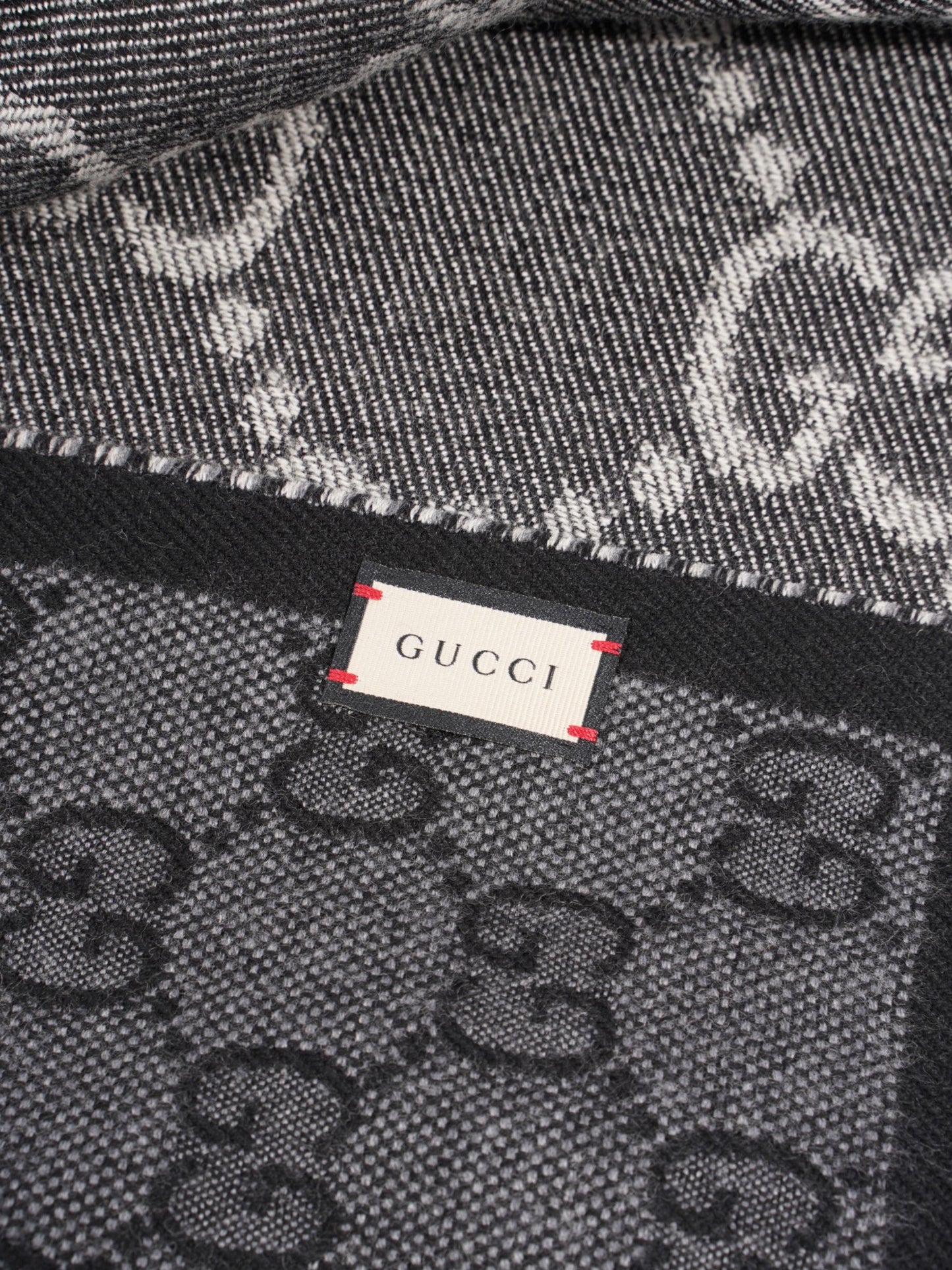 Gucci GG Jacquard Pattern Scarf with Tassels GG Supreme / Black / Grey Wool