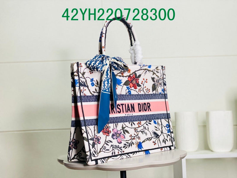 Christian Dior Luxury Bag - The Tote   365