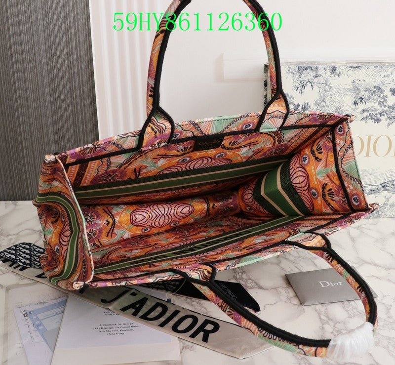 Christian Dior Luxury Bag - The Tote   233