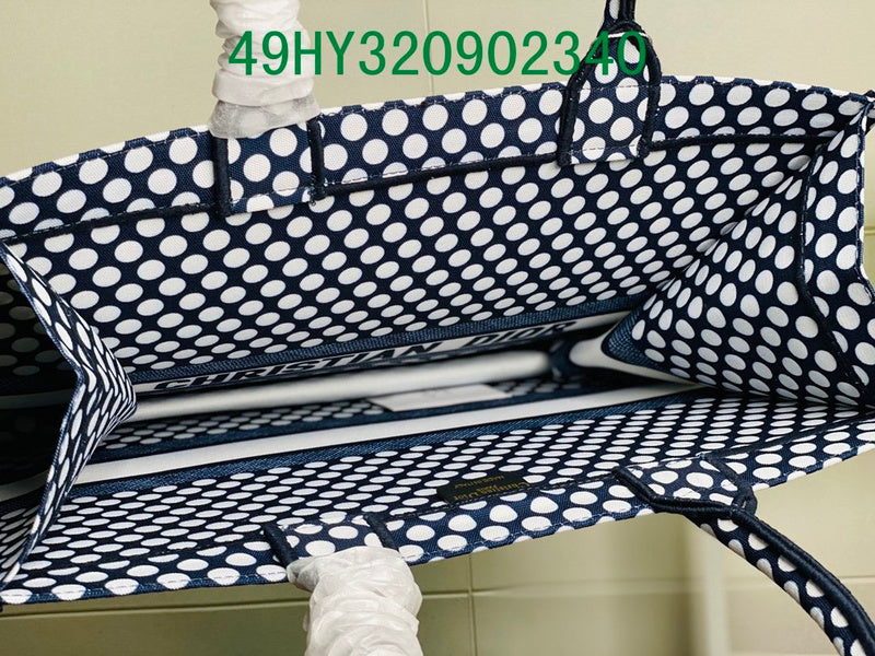 Christian Dior Luxury Bag - The Tote   360