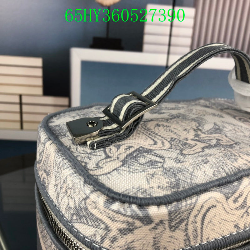 Christian Dior Luxury - The Tote   678