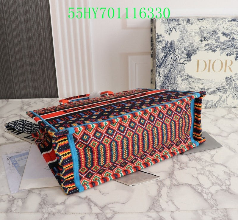 Christian Dior Luxury Bag - The Tote   334
