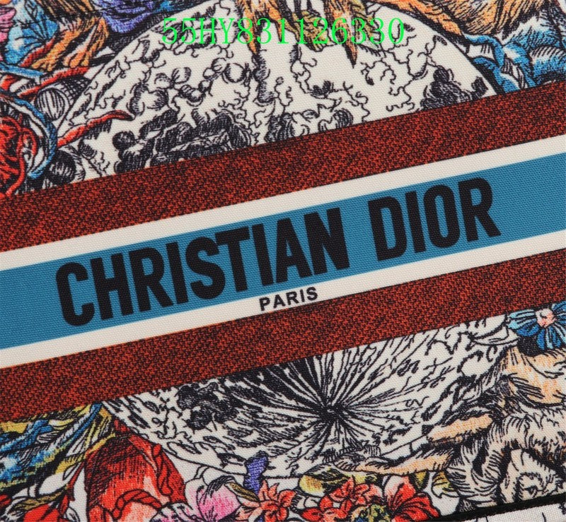 Christian Dior Luxury Bag - The Tote   234