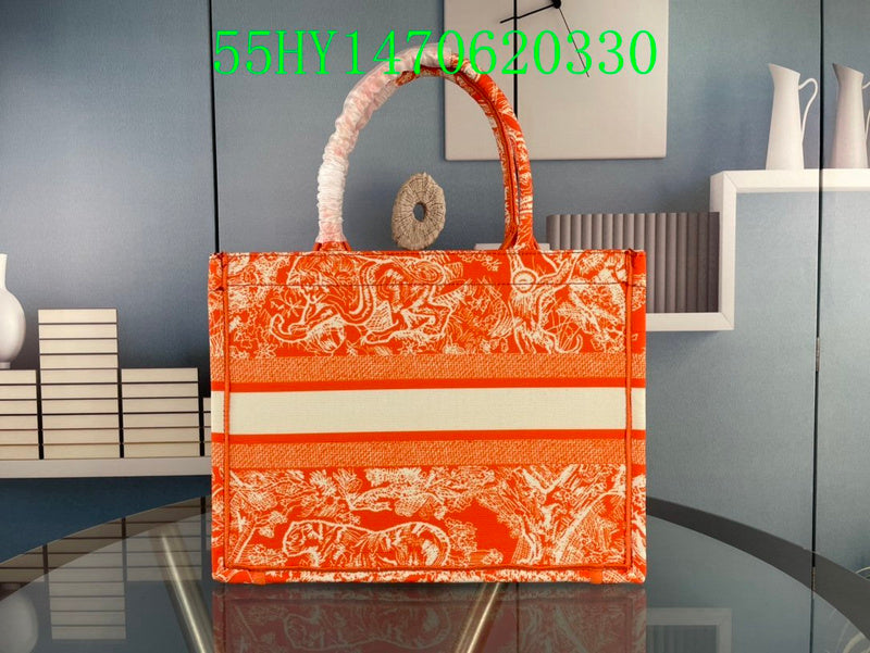 Christian Dior Luxury Bag - The Tote   194