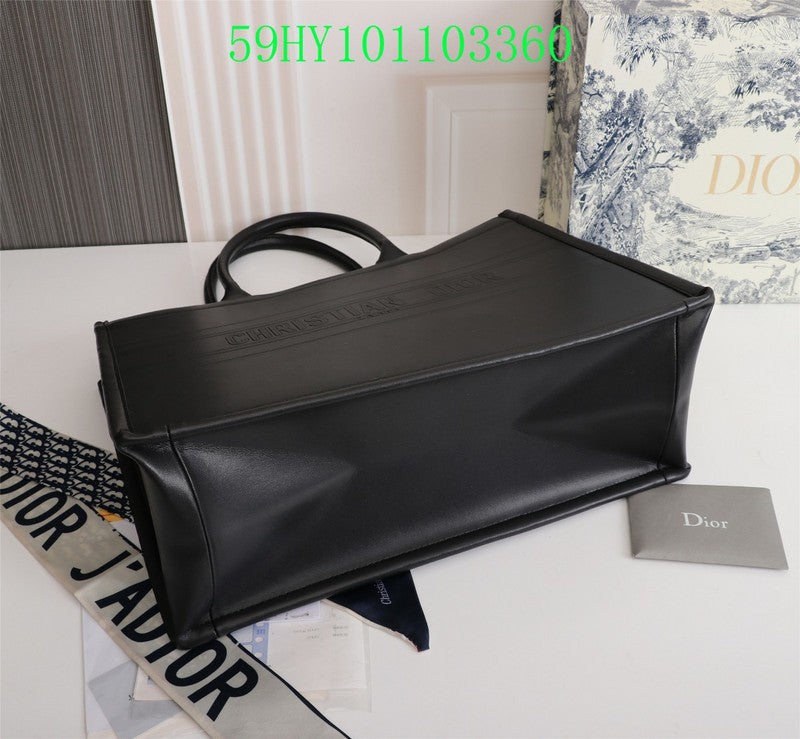 Christian Dior Luxury Bag - The Tote   241
